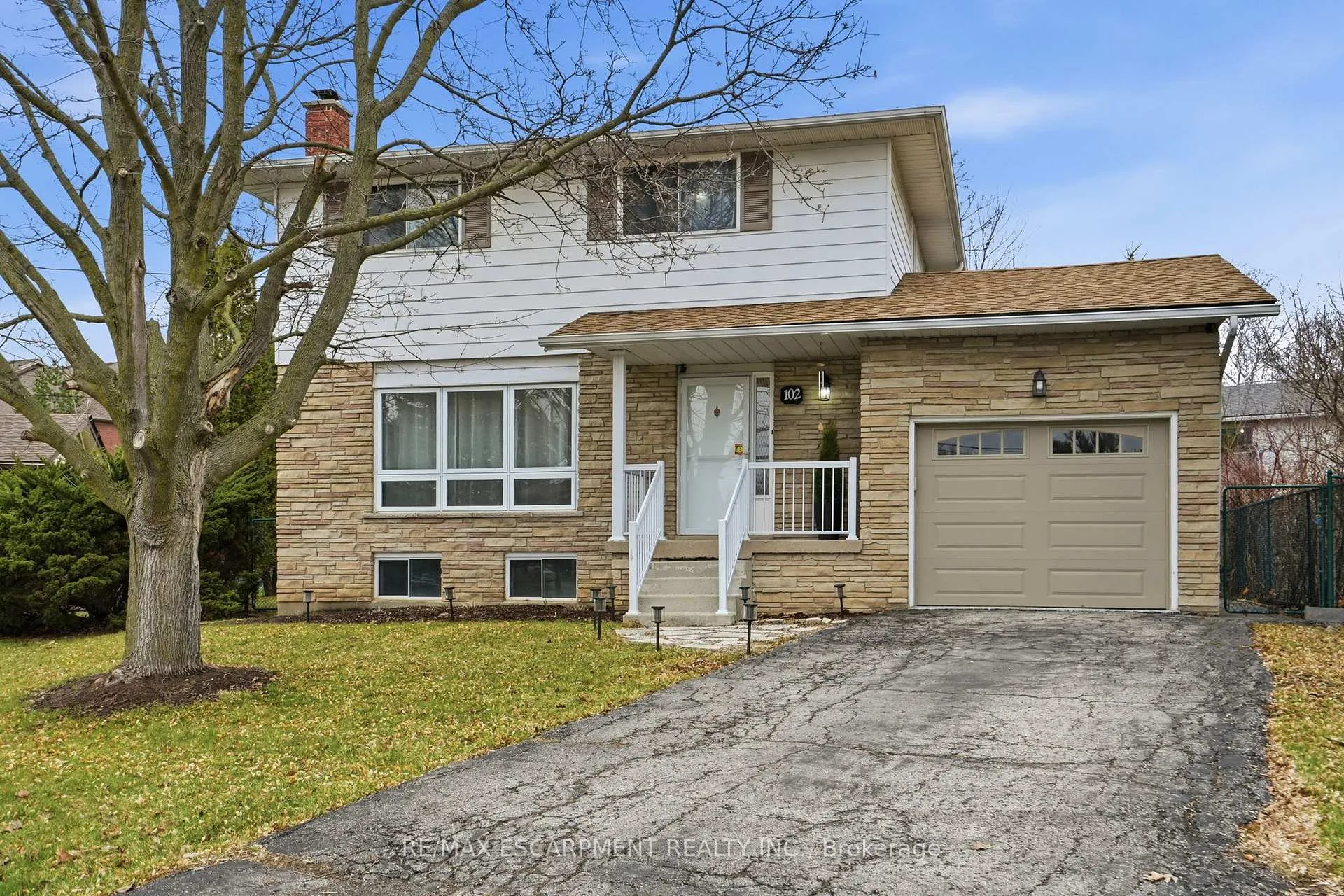Photo 1 of 102 Dundee Drive, Haldimand — HOMEH