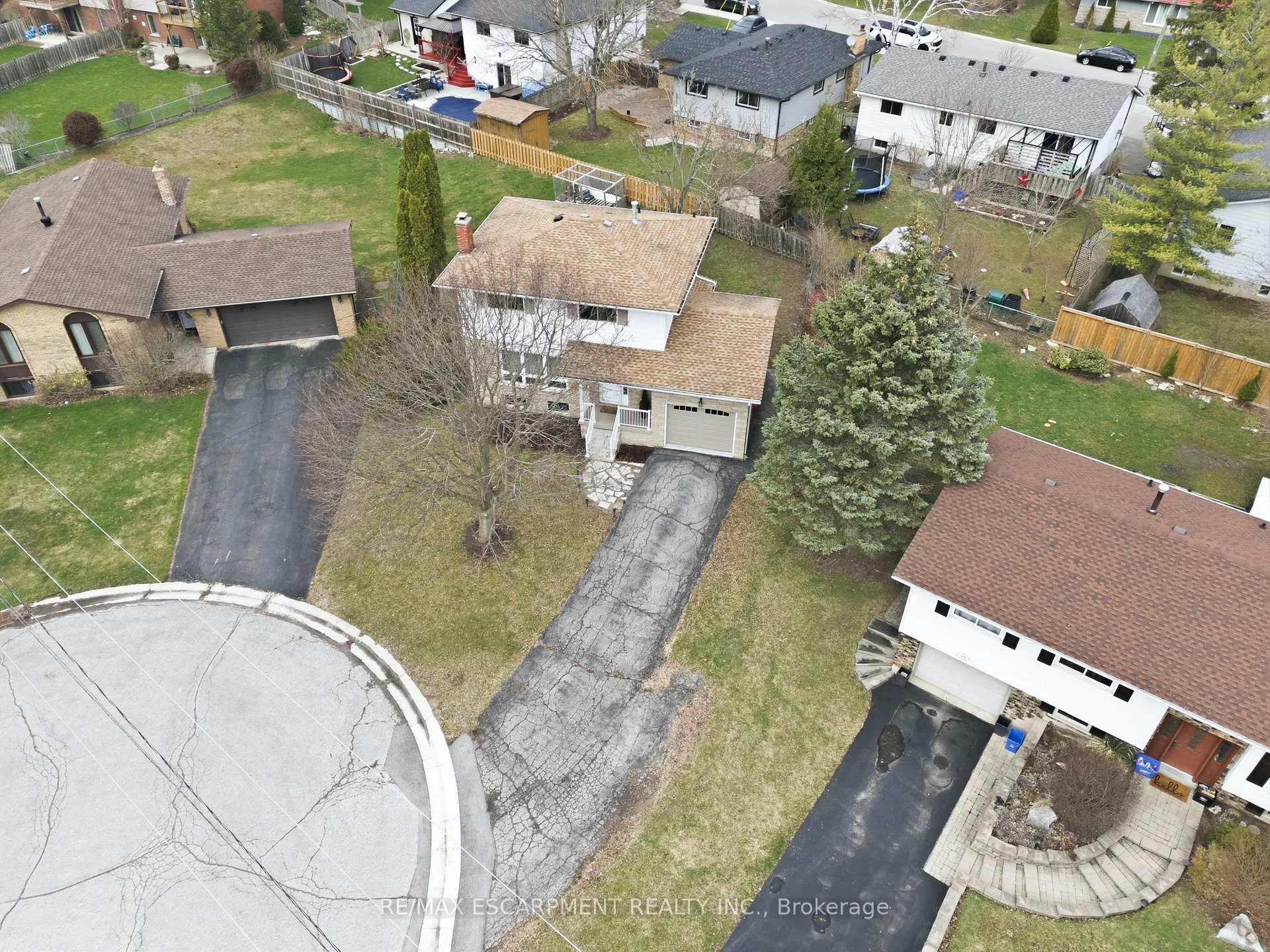Photo 2 of 102 Dundee Drive, Haldimand — HOMEH