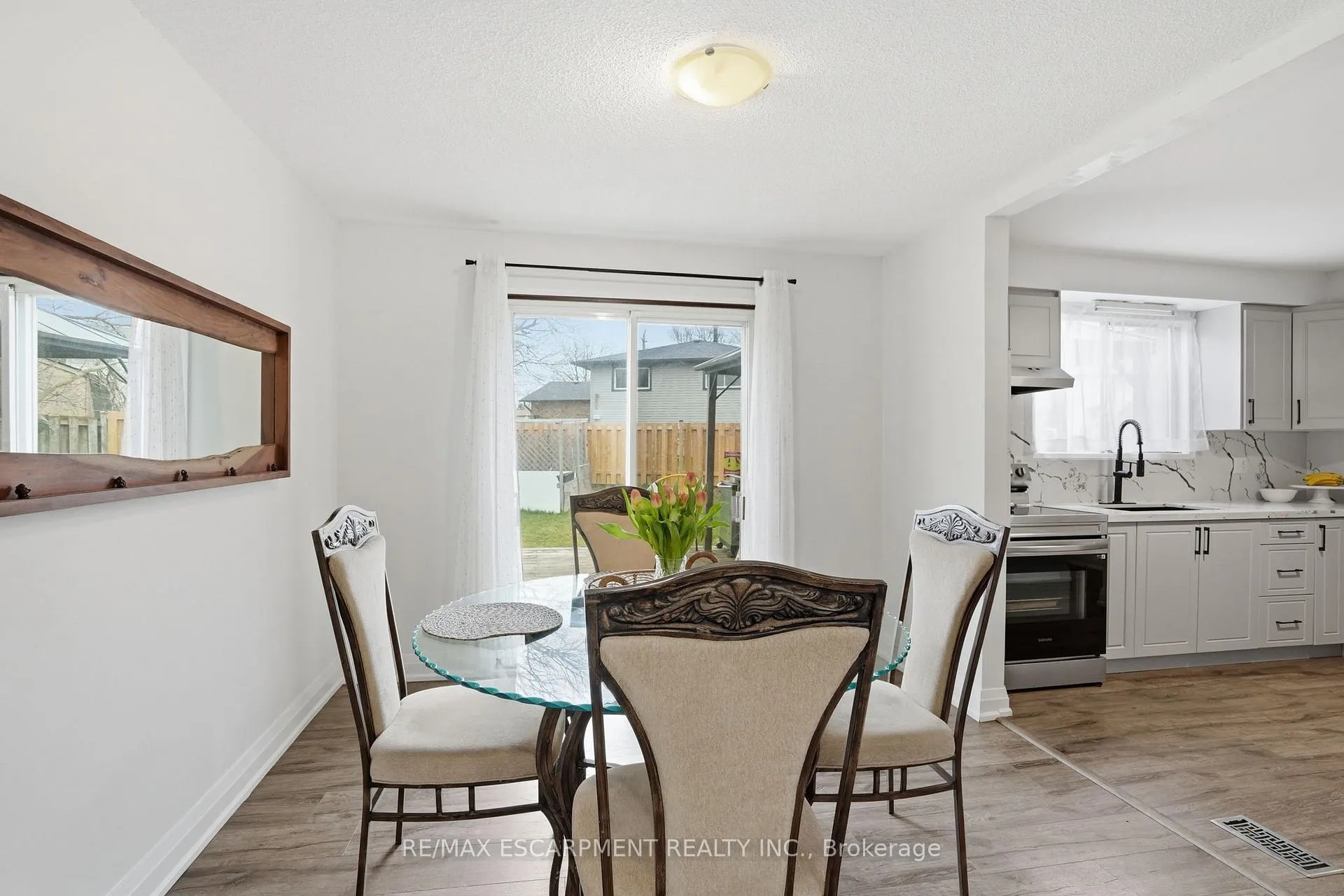Photo 8 of 102 Dundee Drive, Haldimand — HOMEH