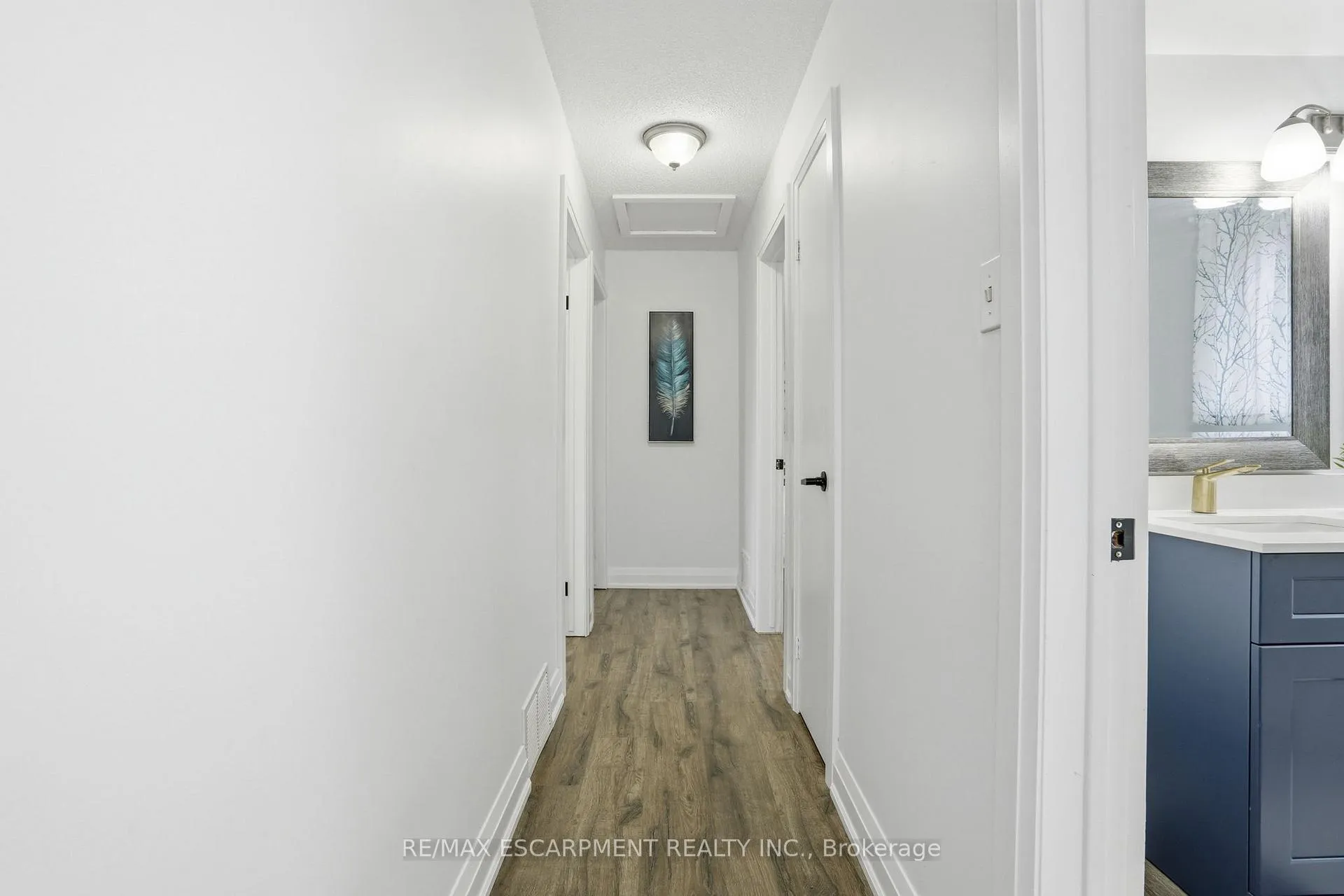 Photo 14 of 102 Dundee Drive, Haldimand — HOMEH