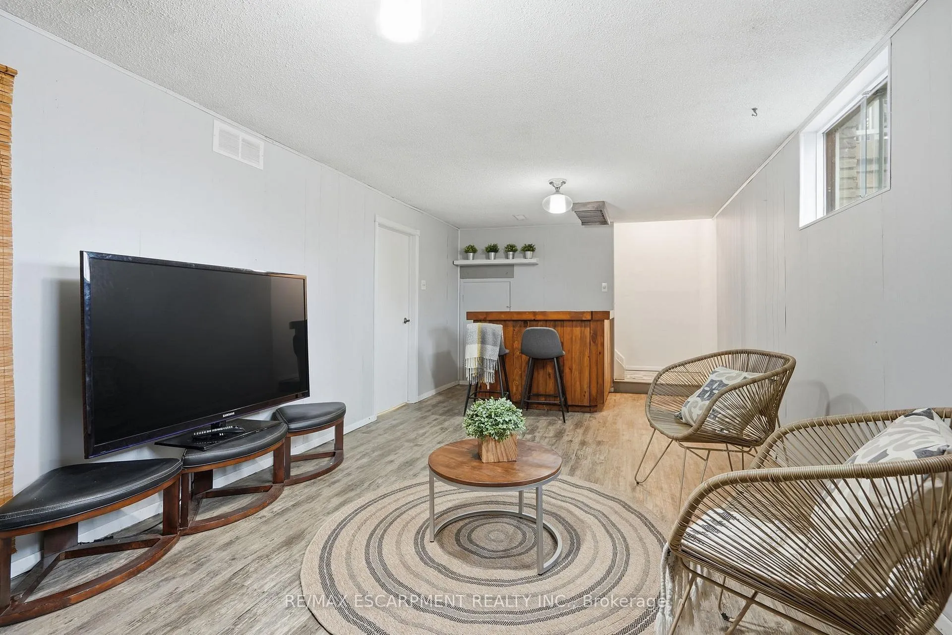 Photo 26 of 102 Dundee Drive, Haldimand — HOMEH