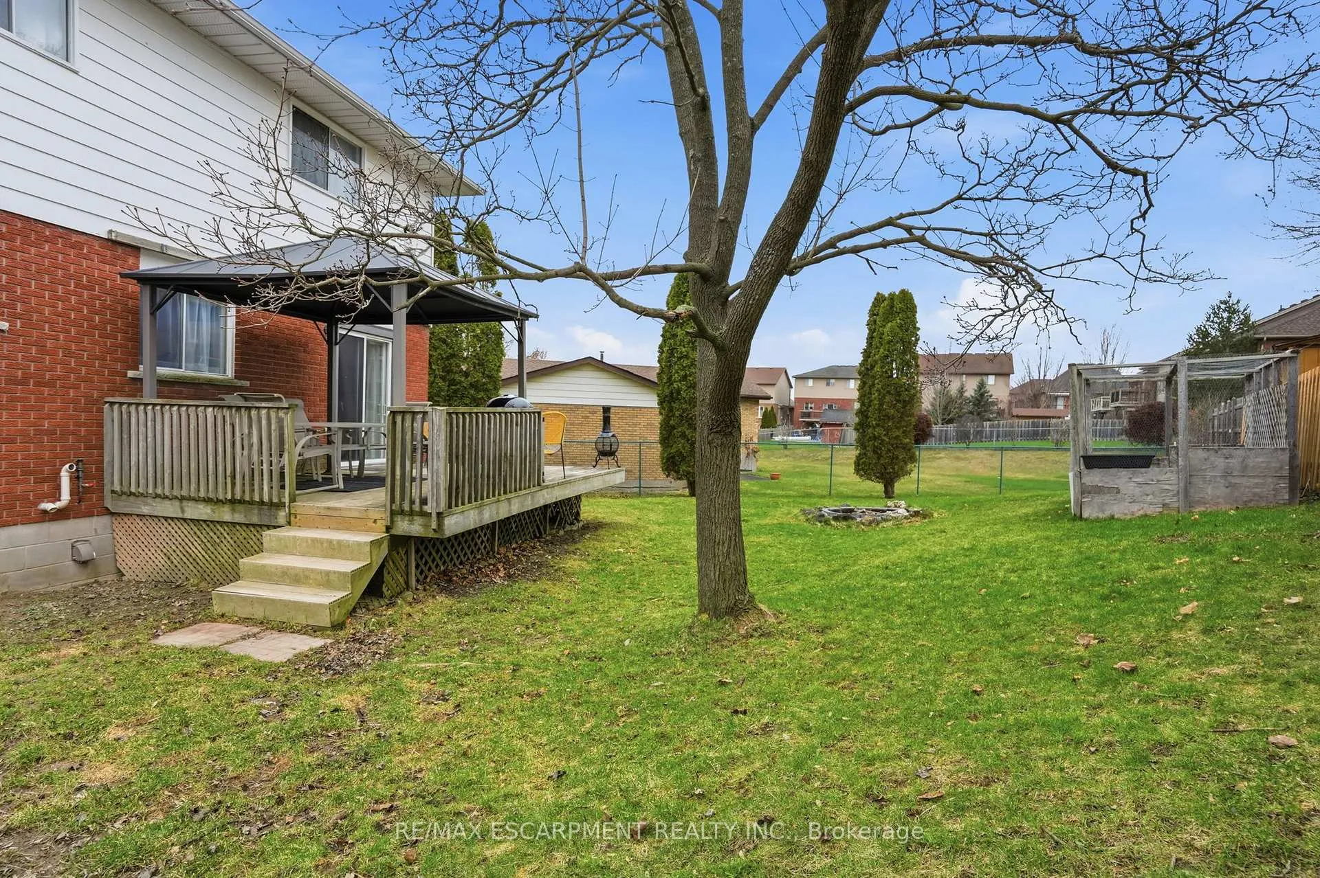 Photo 34 of 102 Dundee Drive, Haldimand — HOMEH