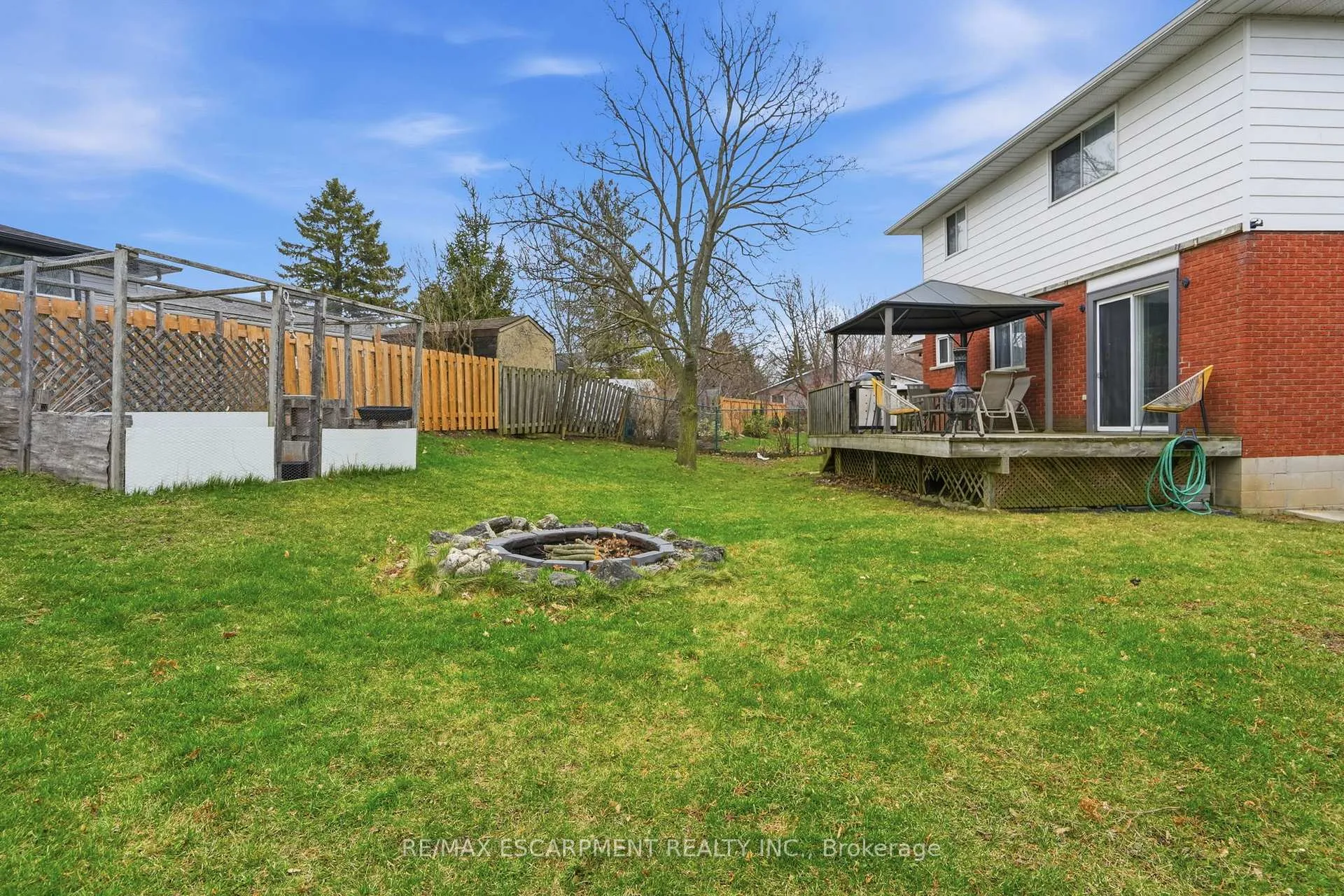 Photo 36 of 102 Dundee Drive, Haldimand — HOMEH
