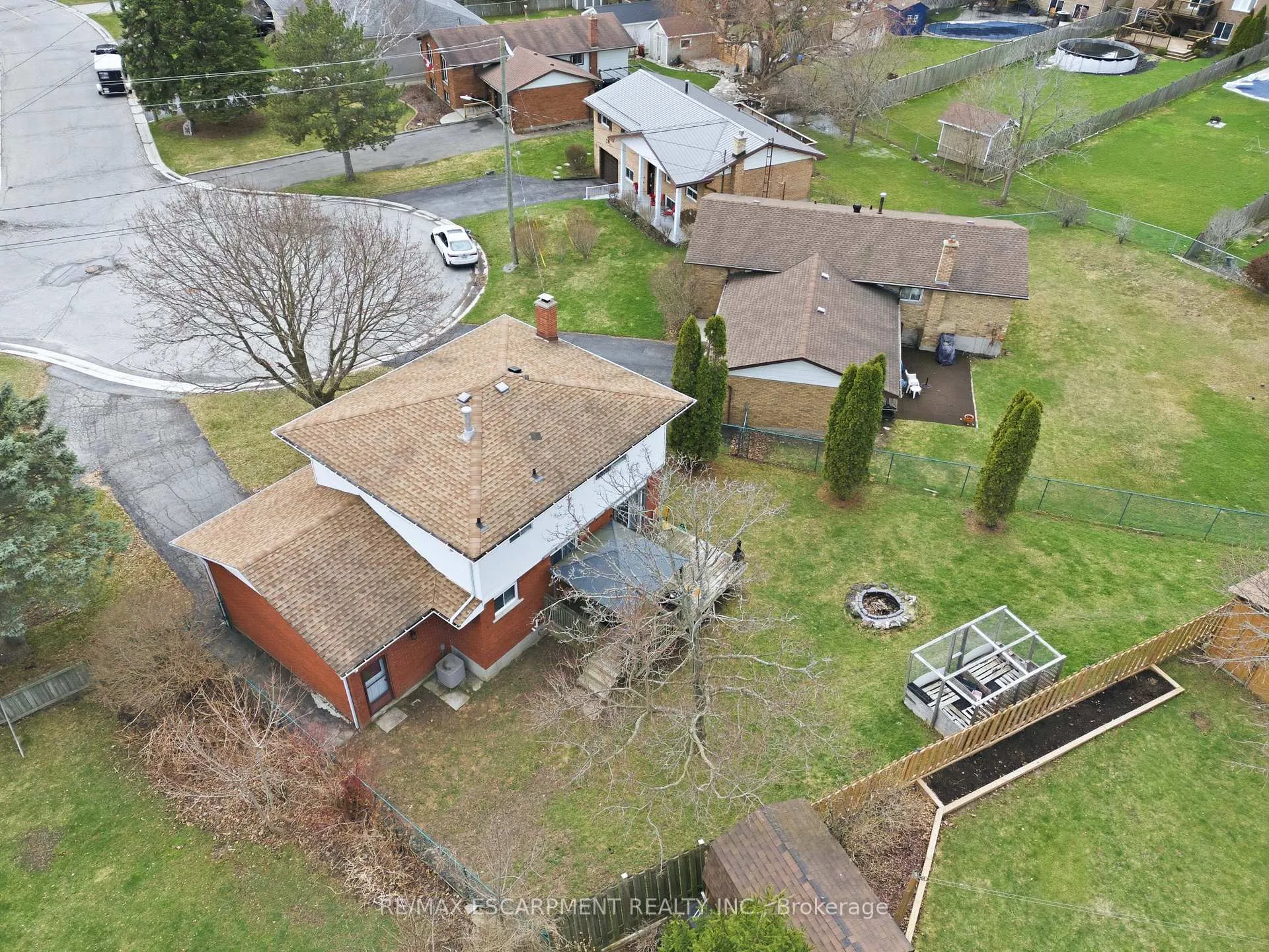 Photo 37 of 102 Dundee Drive, Haldimand — HOMEH