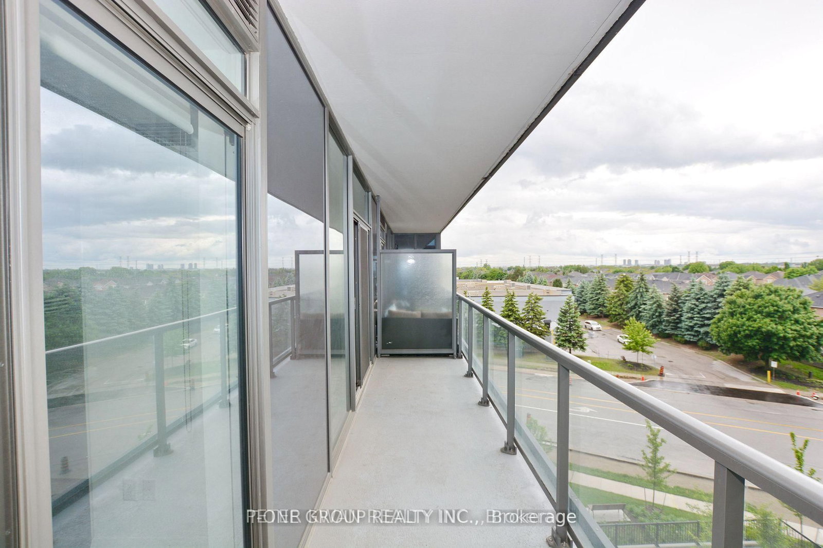 Photo 8 of Unit 407, 10 Gatineau Dr, Vaughan, Beverley Glen — HOMEH