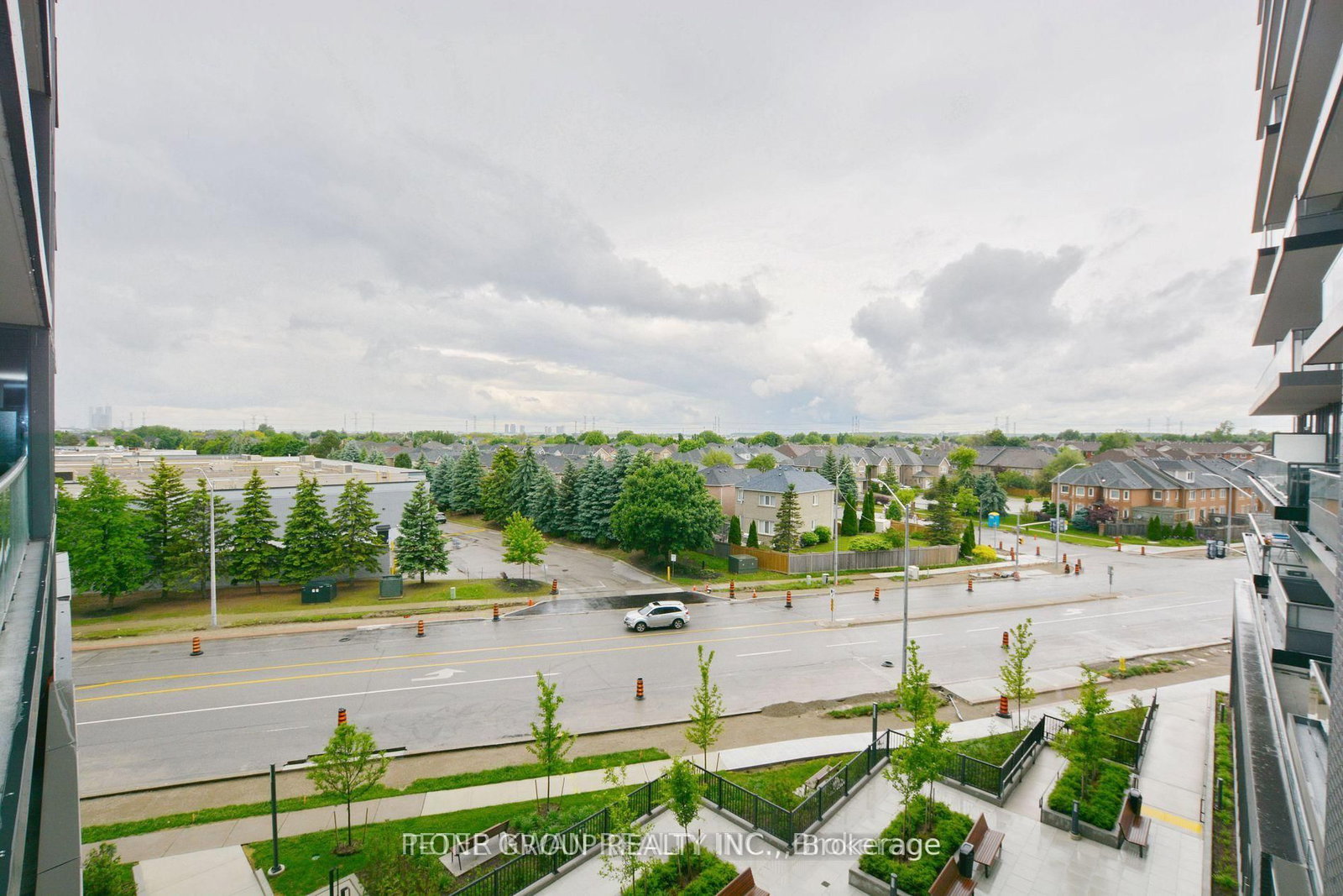 Photo 9 of Unit 407, 10 Gatineau Dr, Vaughan, Beverley Glen — HOMEH