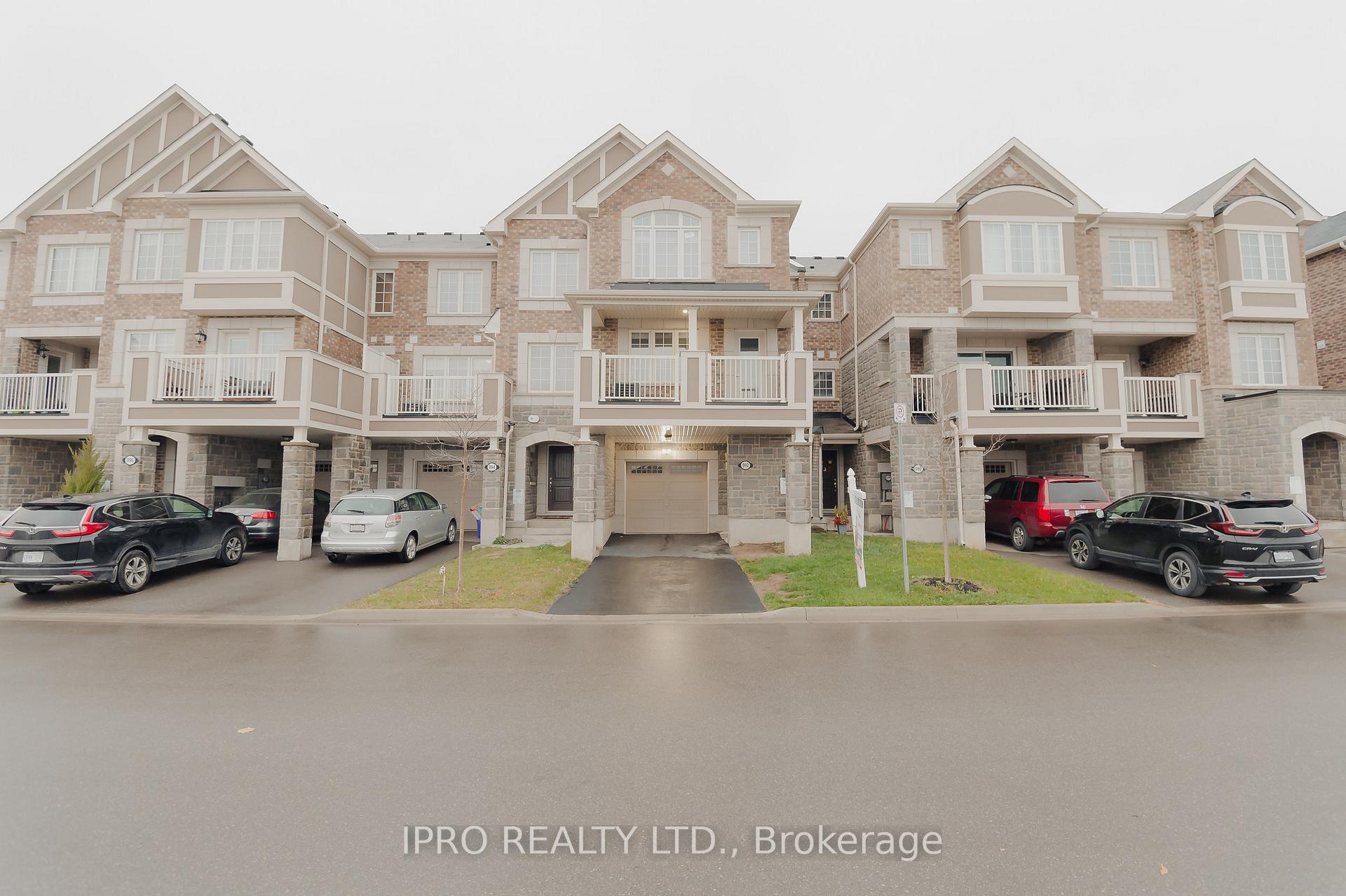 Front of 992 Balsam Court