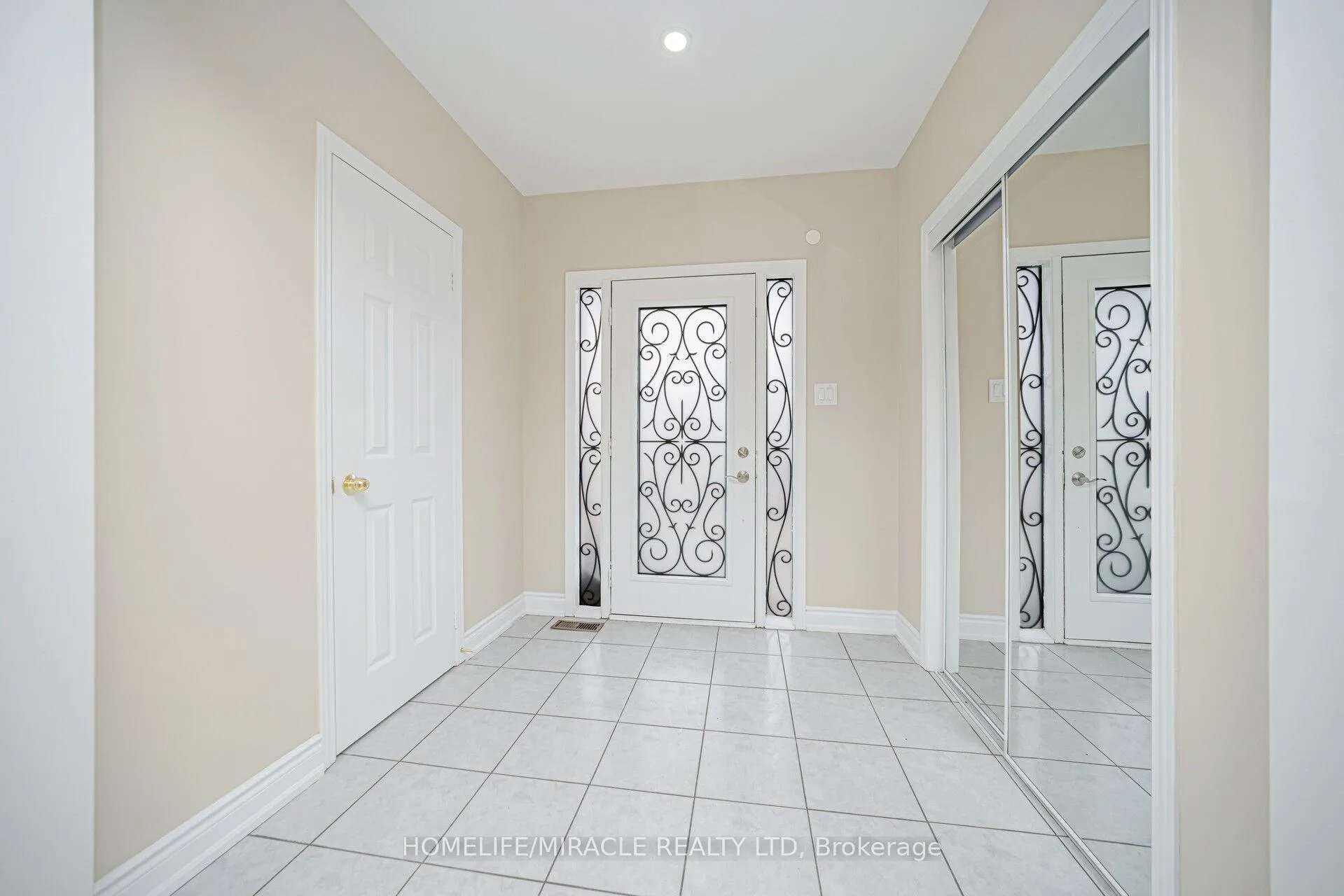 Photo 3 of 15 Starhill Crescent, Brampton, Sandringham-Wellington — HOMEH