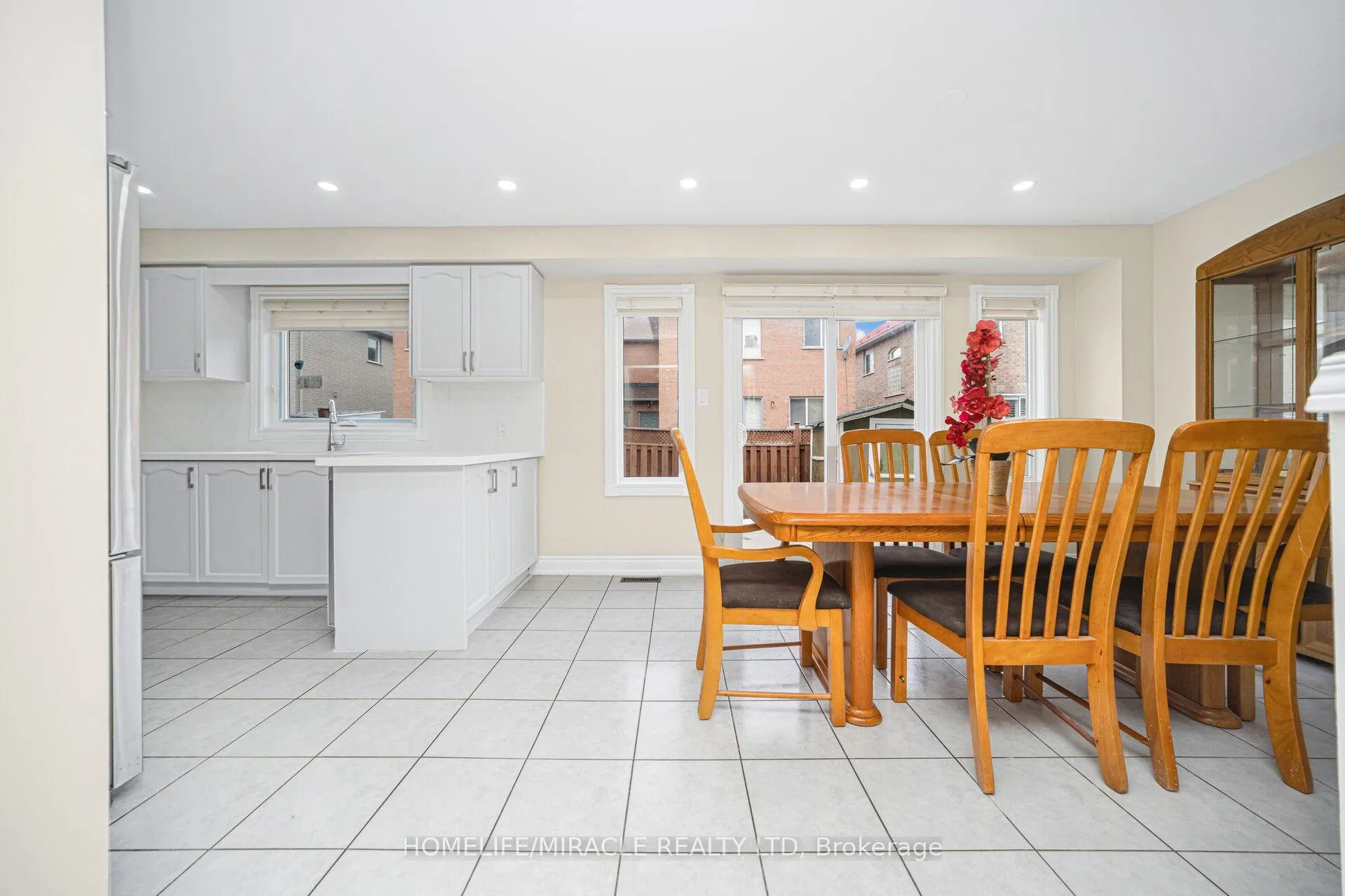 Photo 10 of 15 Starhill Crescent, Brampton, Sandringham-Wellington — HOMEH