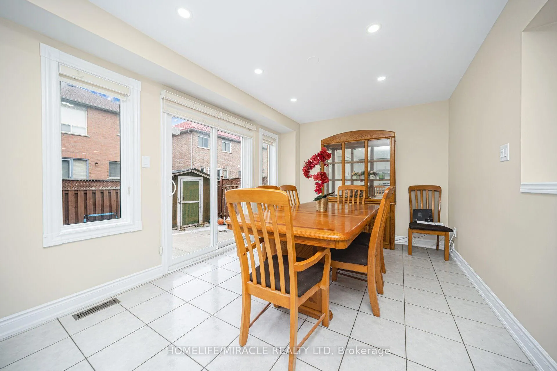 Photo 11 of 15 Starhill Crescent, Brampton, Sandringham-Wellington — HOMEH