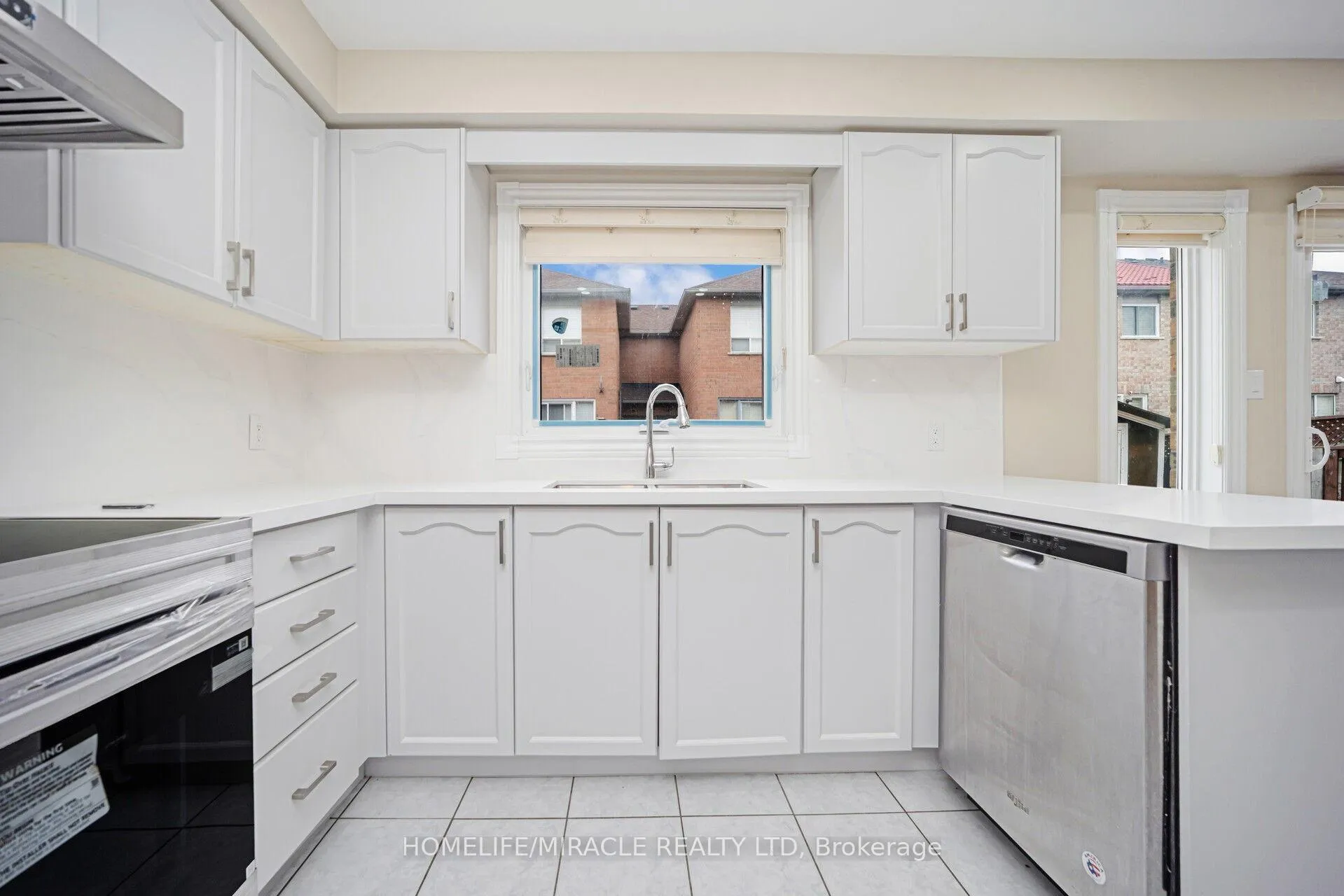 Photo 15 of 15 Starhill Crescent, Brampton, Sandringham-Wellington — HOMEH