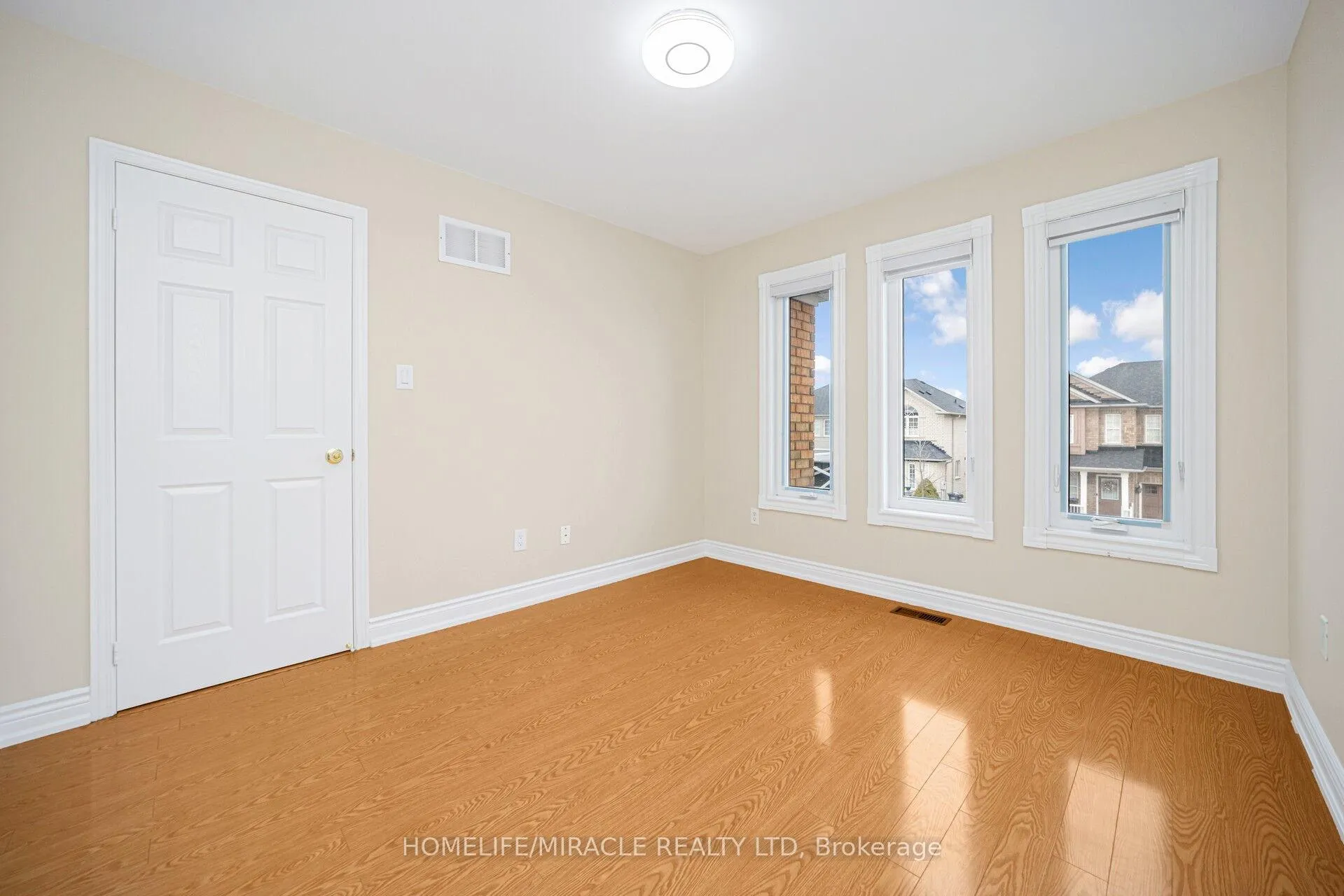 Photo 29 of 15 Starhill Crescent, Brampton, Sandringham-Wellington — HOMEH
