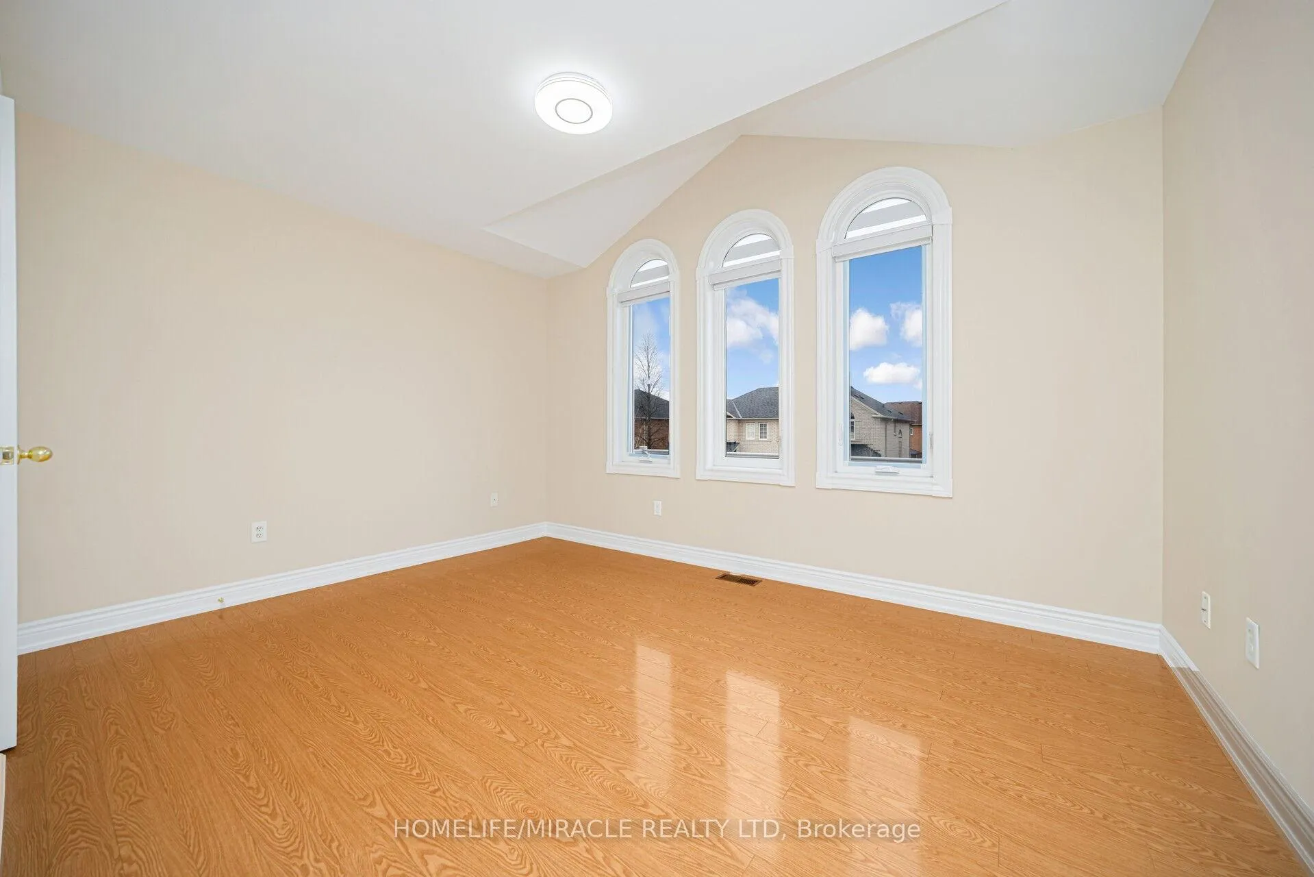 Photo 31 of 15 Starhill Crescent, Brampton, Sandringham-Wellington — HOMEH