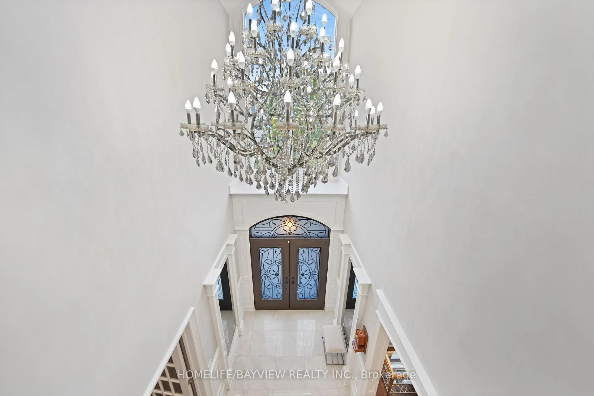 Photo 3 of 111 Hillview Road, Aurora, Aurora Village — HOMEH