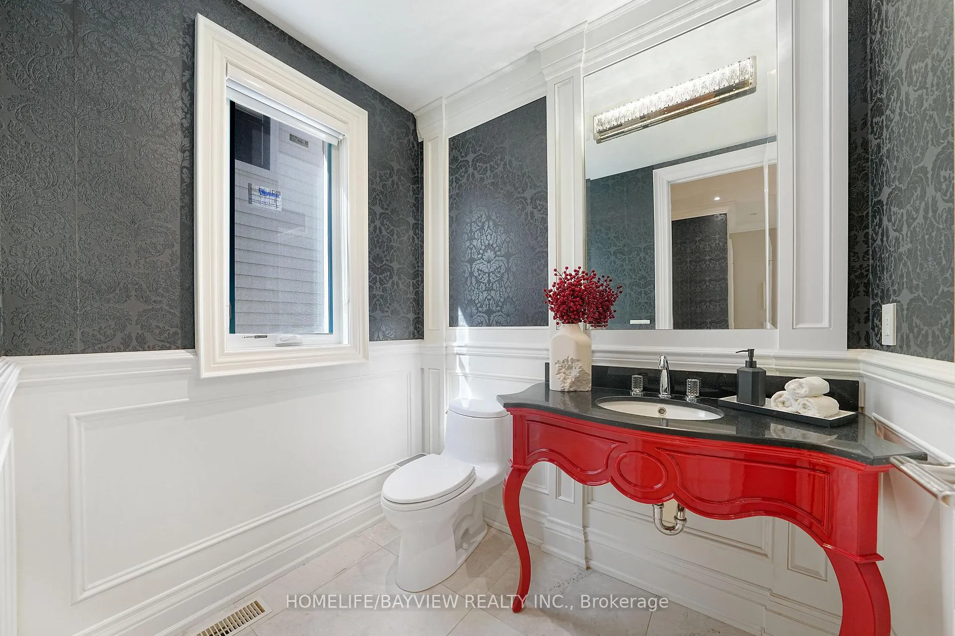 Photo 15 of 111 Hillview Road, Aurora, Aurora Village — HOMEH