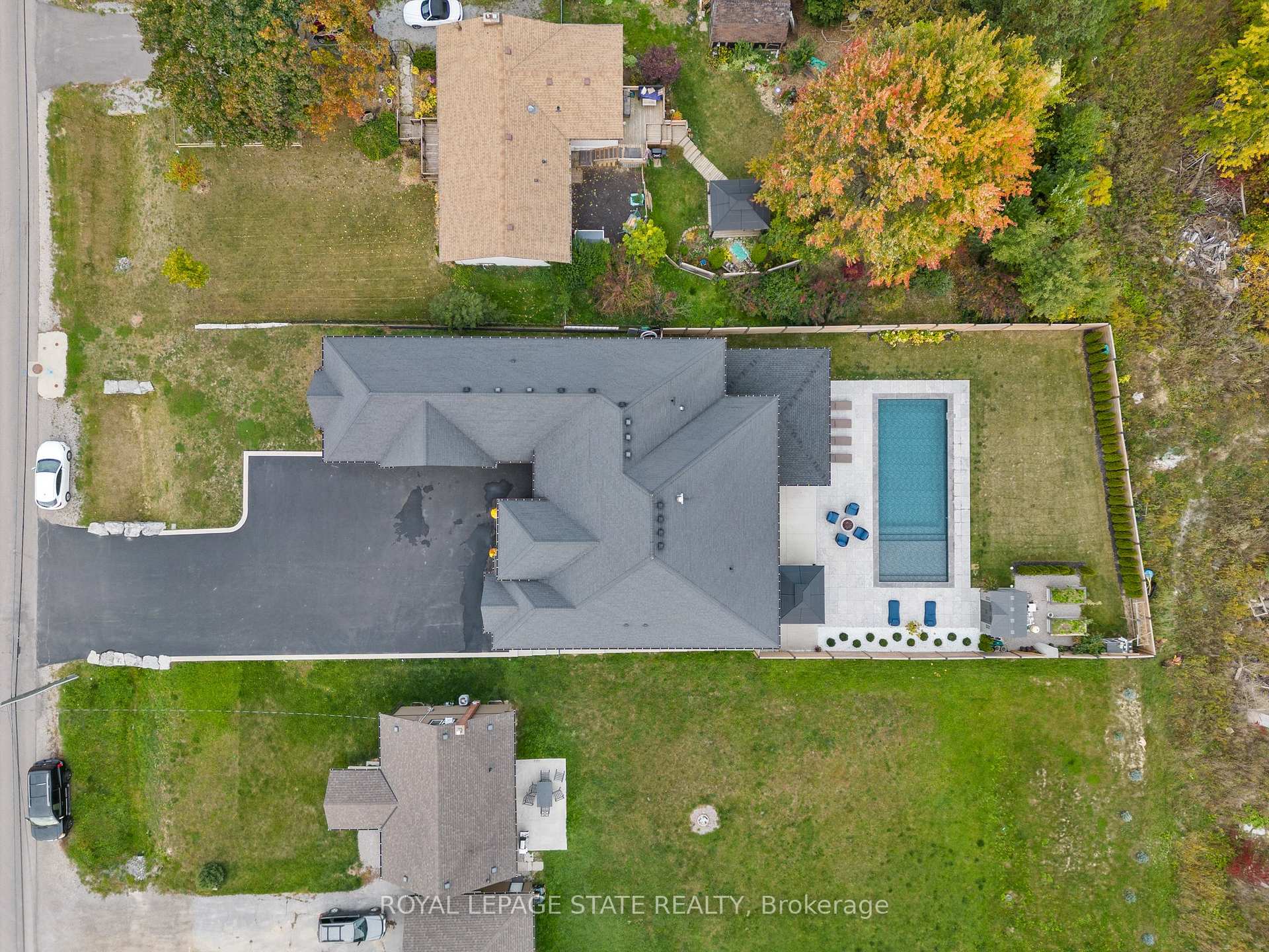 Photo 2 of 9848 Twenty Road W, Hamilton, Villages of Glancaster — HOMEH