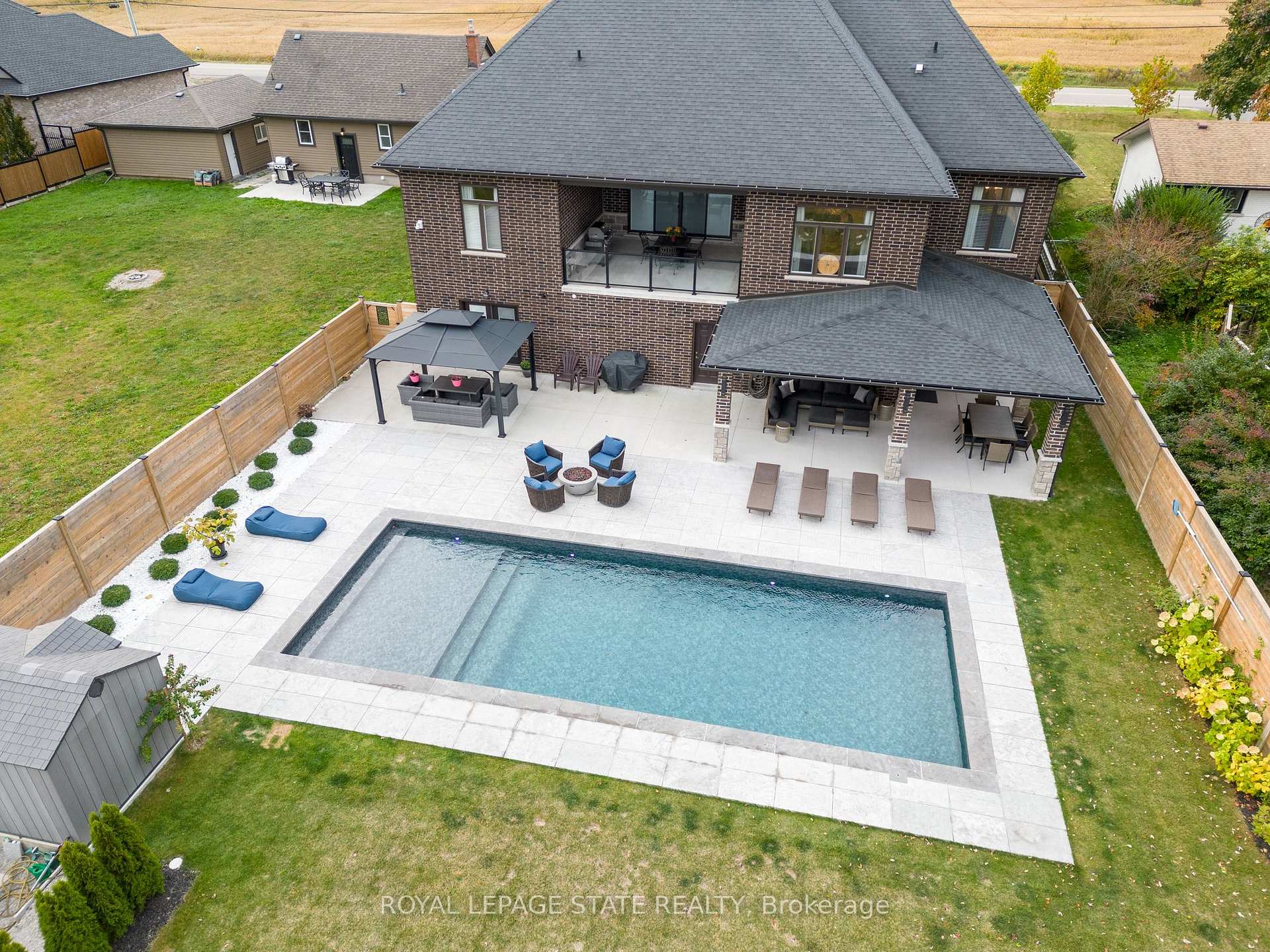 Photo 5 of 9848 Twenty Road W, Hamilton, Villages of Glancaster — HOMEH