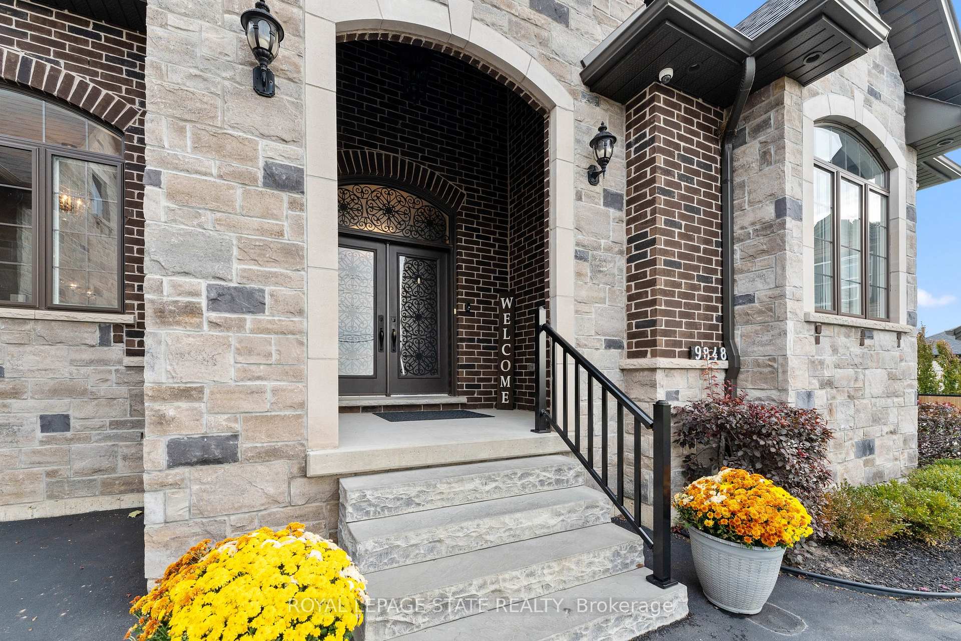 Photo 6 of 9848 Twenty Road W, Hamilton, Villages of Glancaster — HOMEH