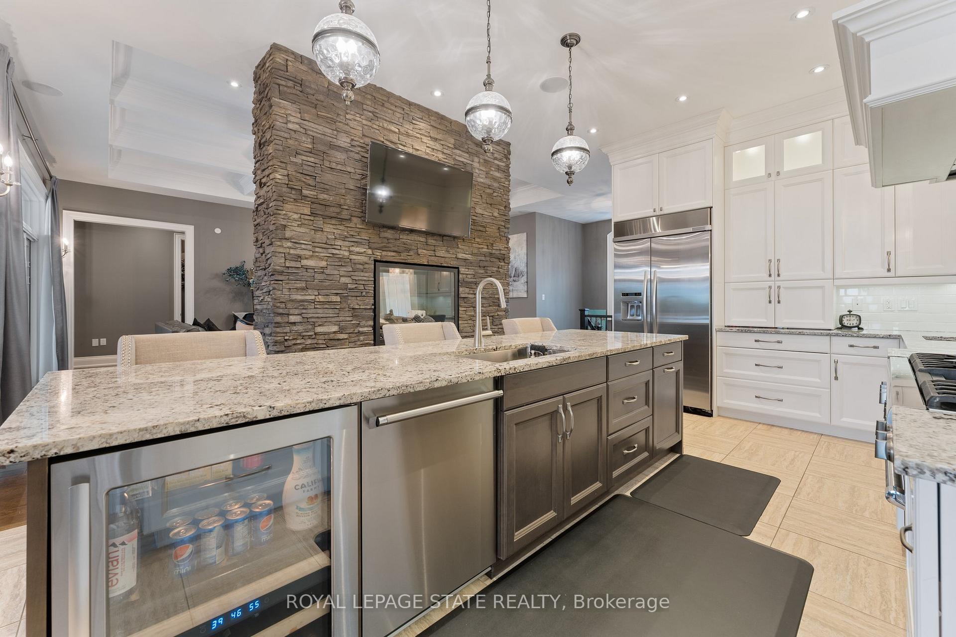 Photo 13 of 9848 Twenty Road W, Hamilton, Villages of Glancaster — HOMEH