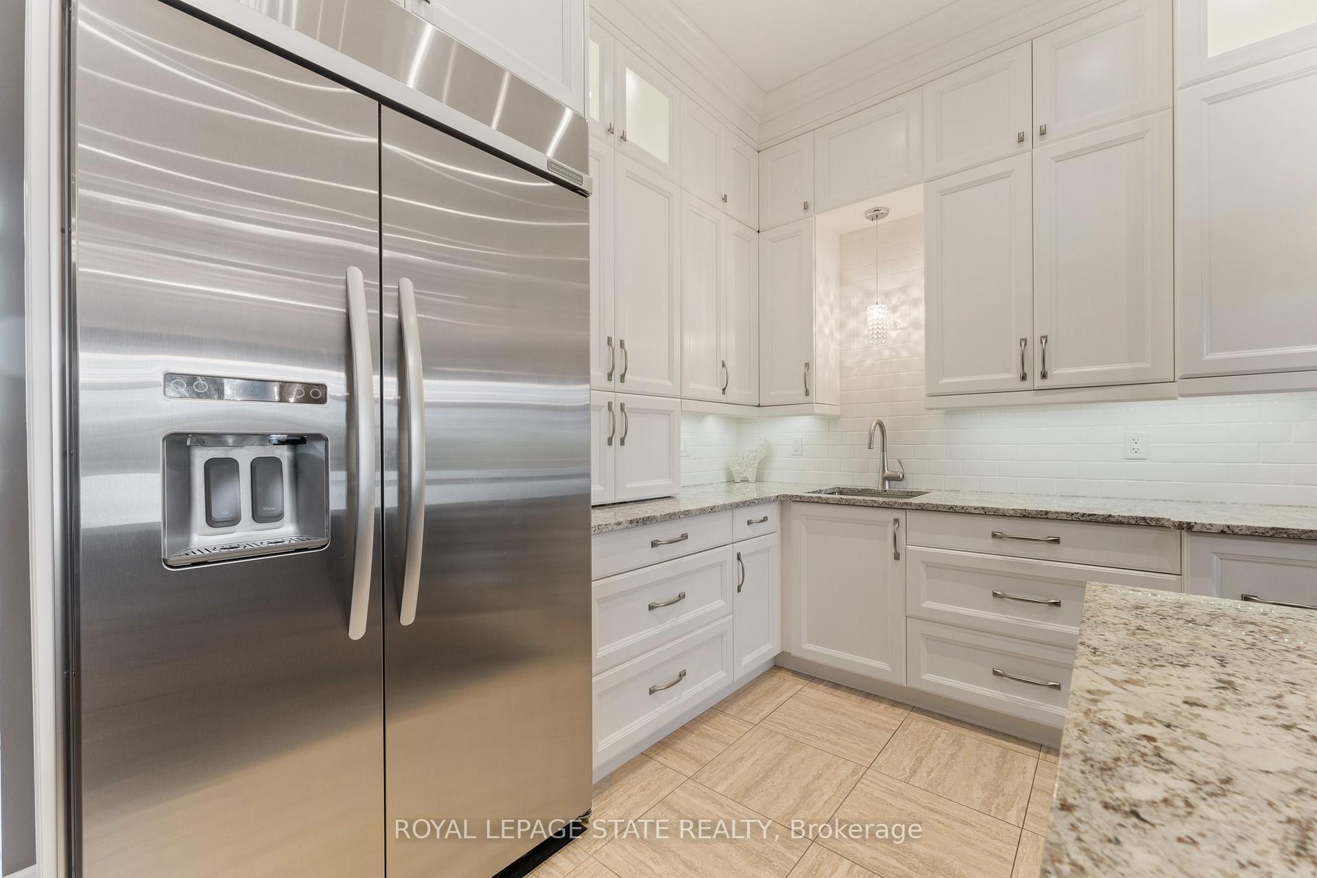 Photo 17 of 9848 Twenty Road W, Hamilton, Villages of Glancaster — HOMEH
