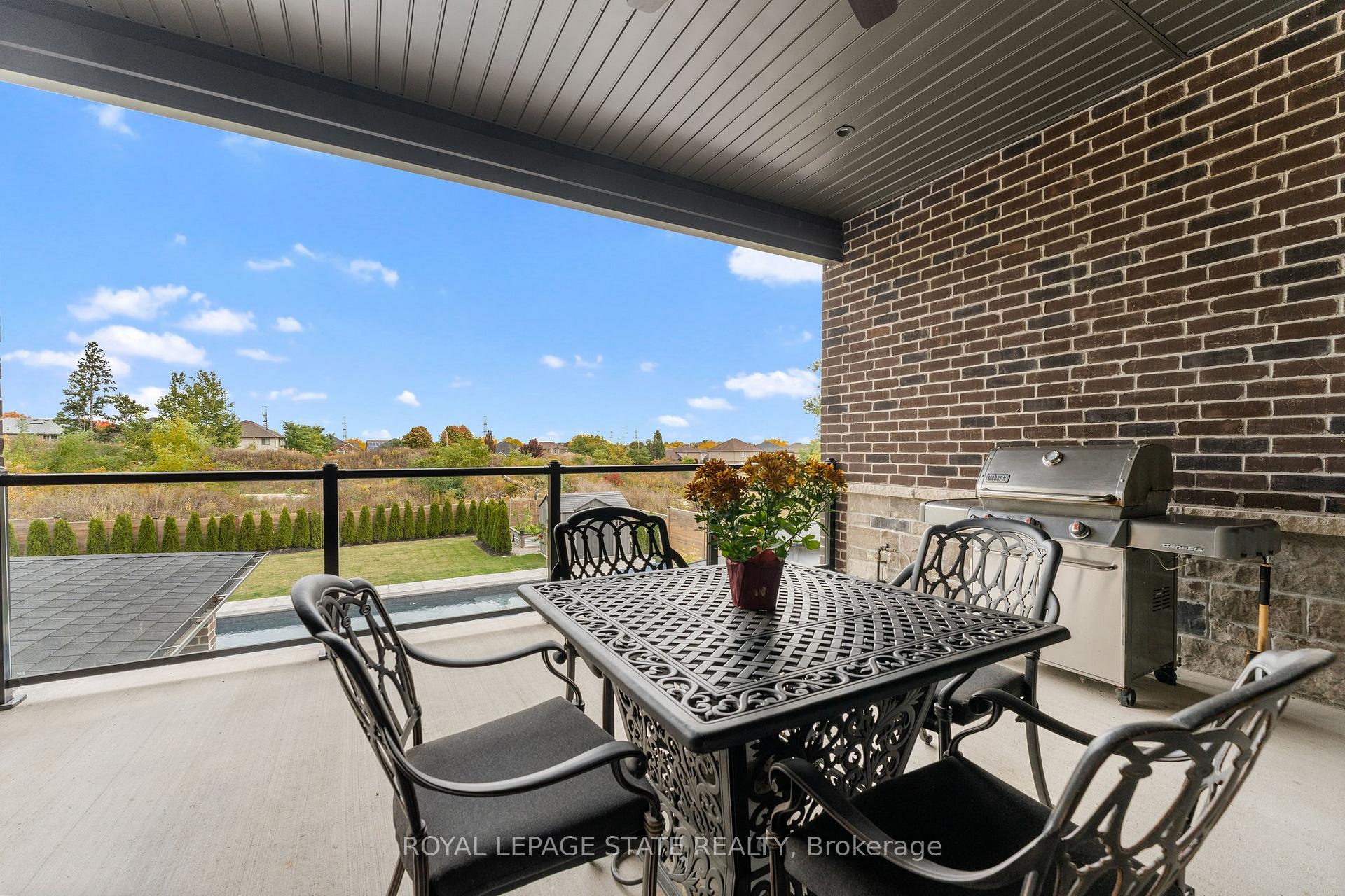 Photo 20 of 9848 Twenty Road W, Hamilton, Villages of Glancaster — HOMEH