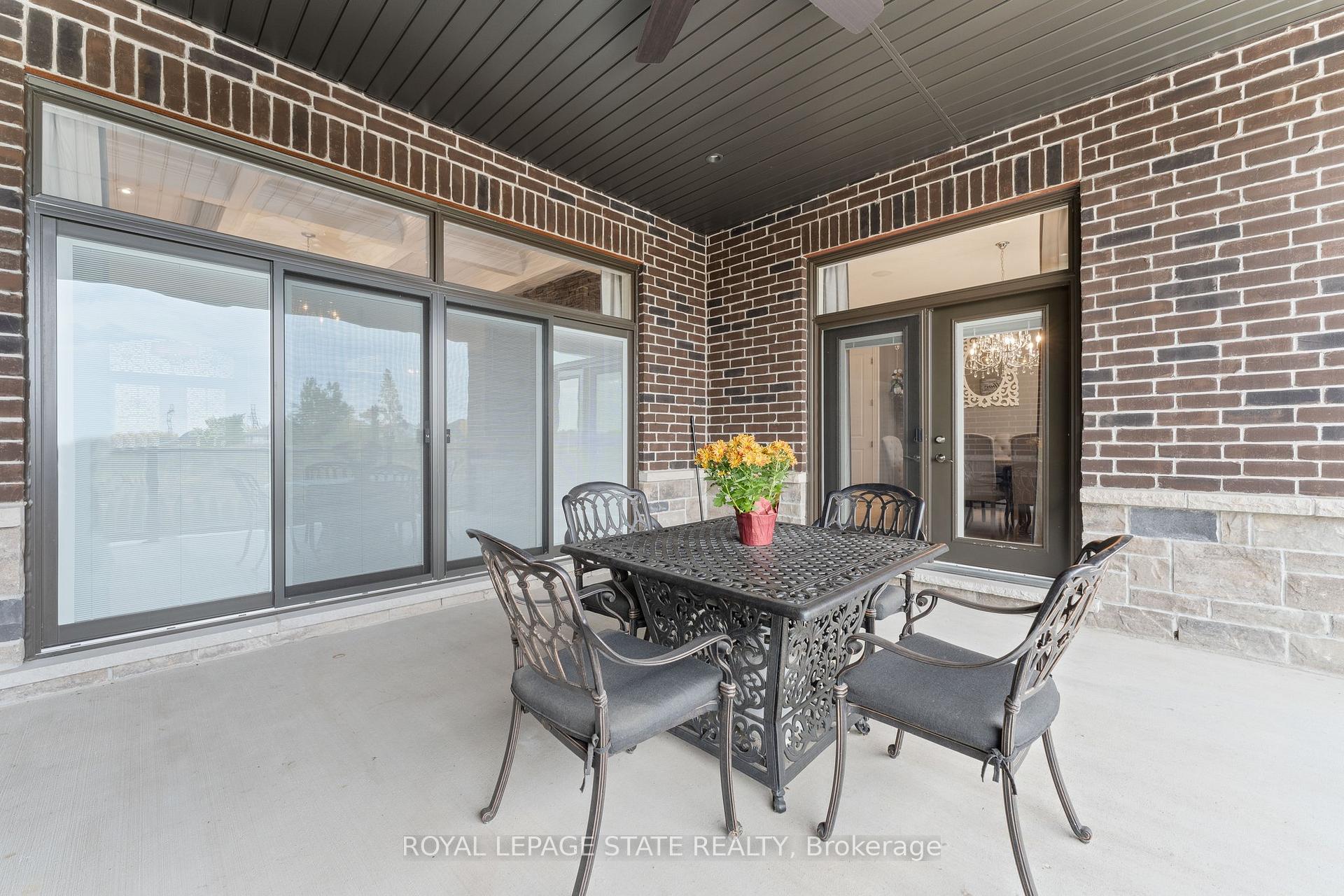 Photo 21 of 9848 Twenty Road W, Hamilton, Villages of Glancaster — HOMEH