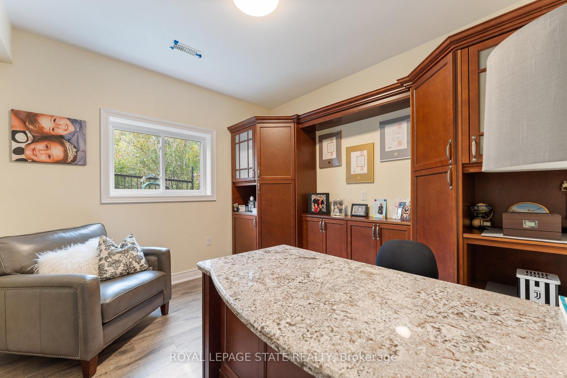 Photo 37 of 9848 Twenty Road W, Hamilton, Villages of Glancaster — HOMEH