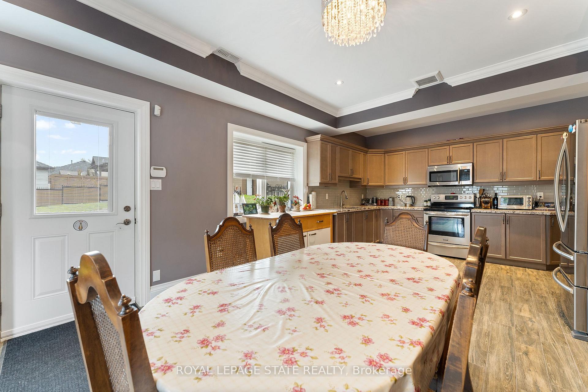 Photo 43 of 9848 Twenty Road W, Hamilton, Villages of Glancaster — HOMEH