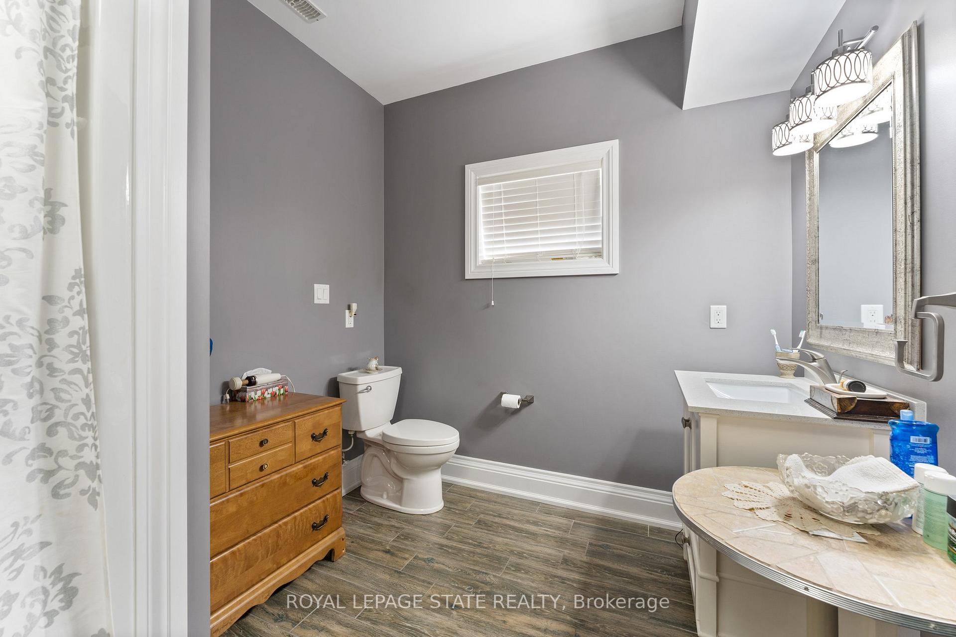 Photo 44 of 9848 Twenty Road W, Hamilton, Villages of Glancaster — HOMEH