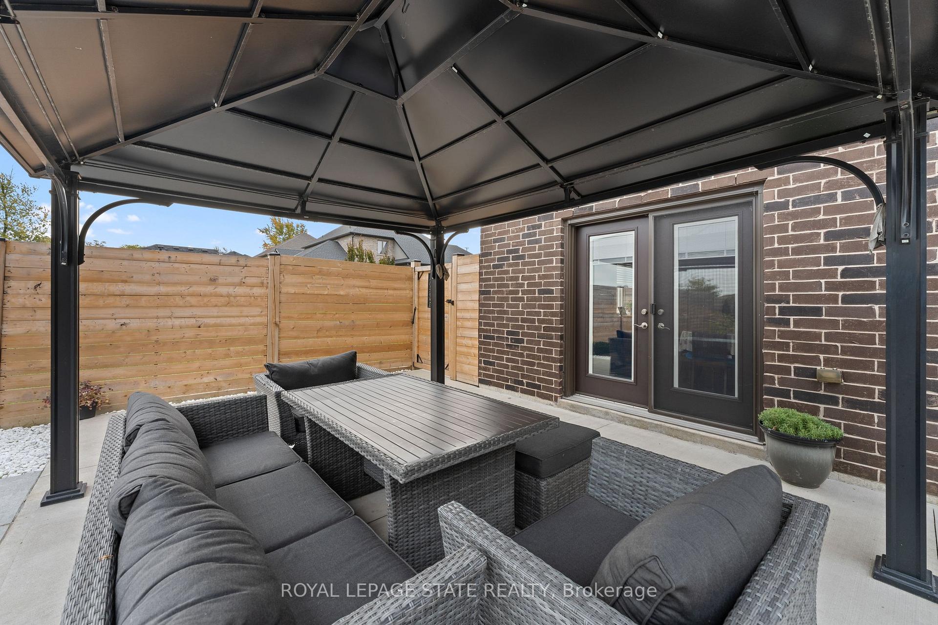 Photo 46 of 9848 Twenty Road W, Hamilton, Villages of Glancaster — HOMEH
