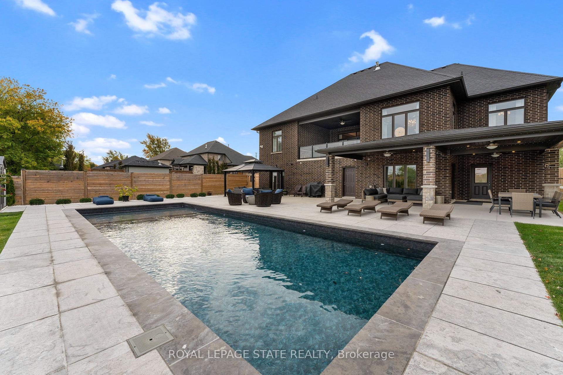 Photo 49 of 9848 Twenty Road W, Hamilton, Villages of Glancaster — HOMEH