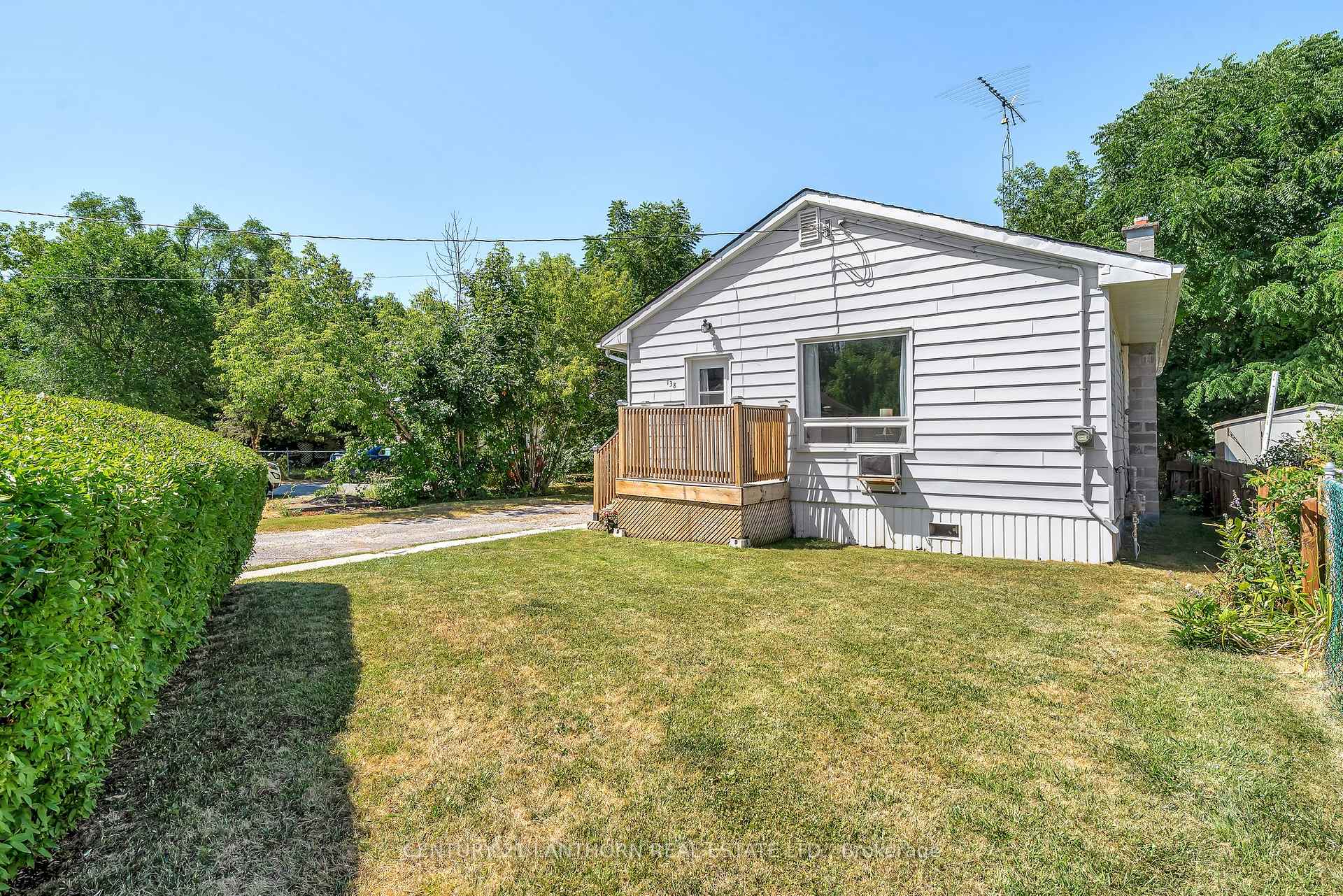 Photo 3 of 138 Stanley Street, Belleville, Belleville Ward — HOMEH