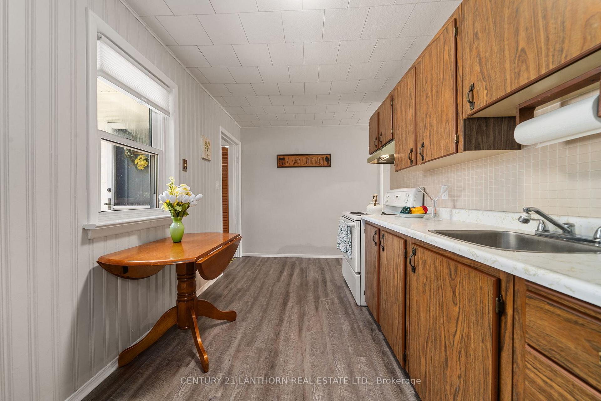 Photo 21 of 138 Stanley Street, Belleville, Belleville Ward — HOMEH
