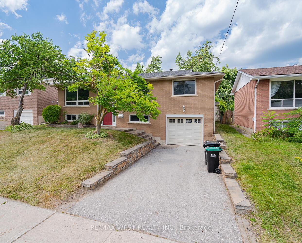 Photo 2 of 142 Cundles Road E, Barrie, Cundles East — HOMEH