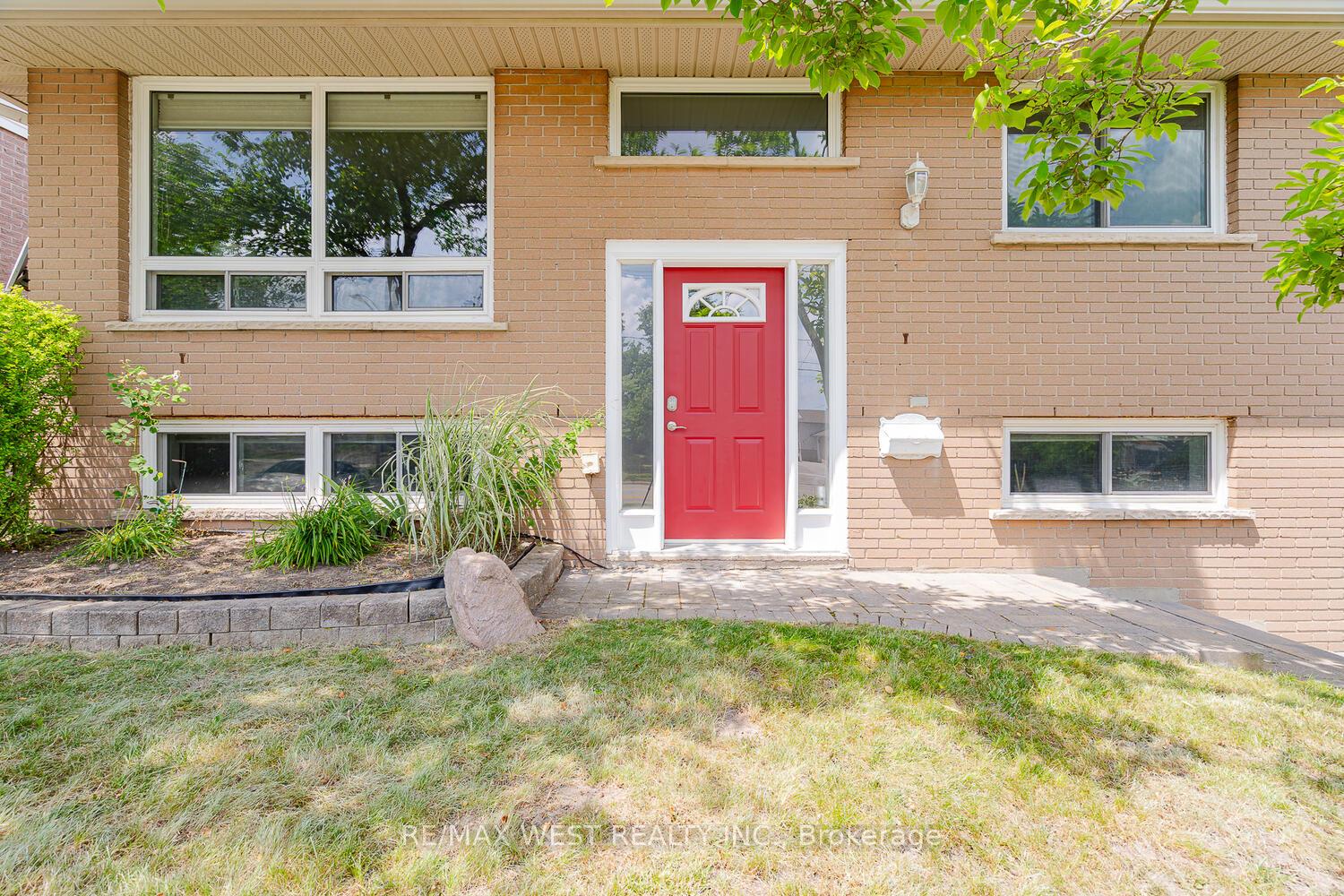 Photo 3 of 142 Cundles Road E, Barrie, Cundles East — HOMEH