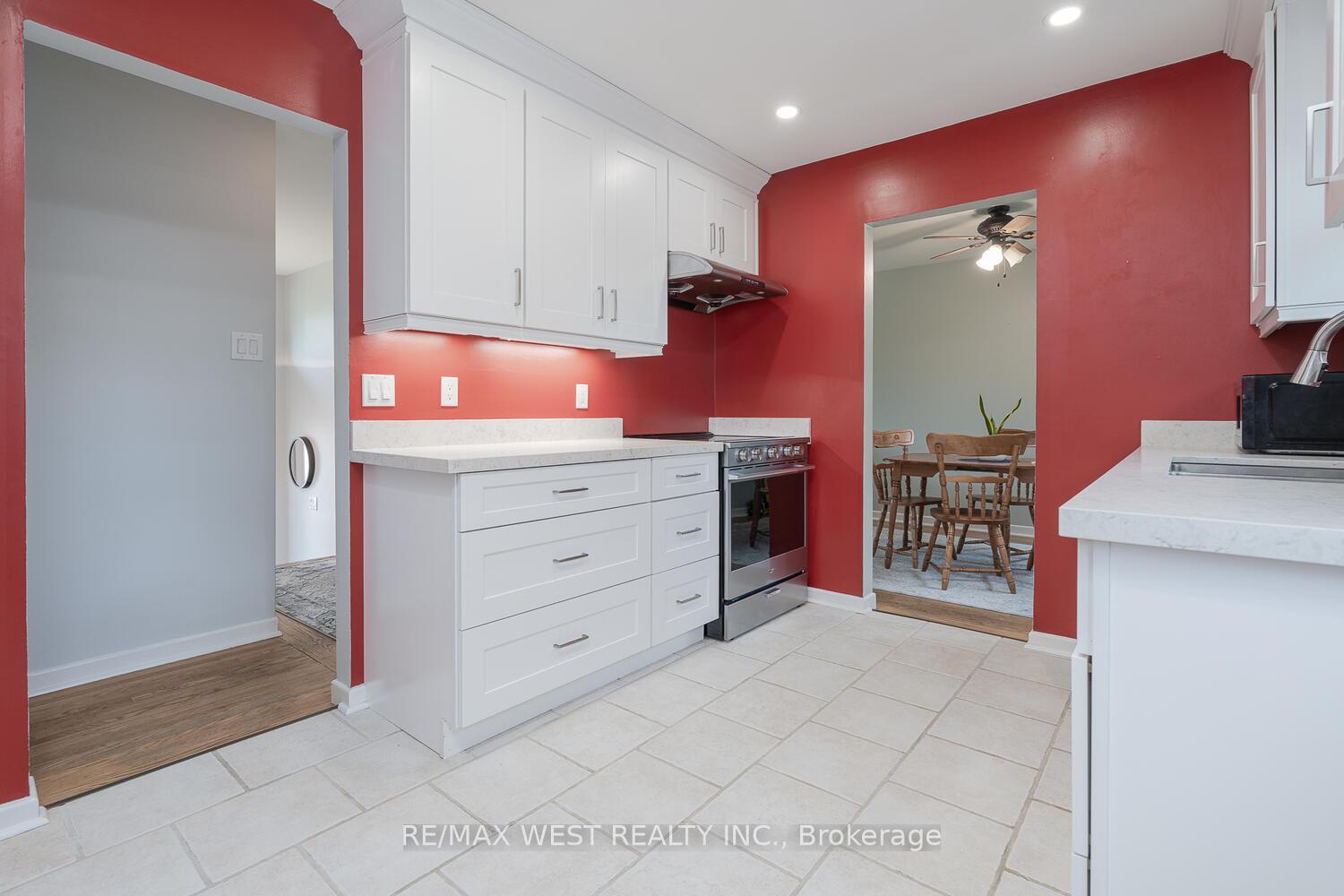 Photo 10 of 142 Cundles Road E, Barrie, Cundles East — HOMEH
