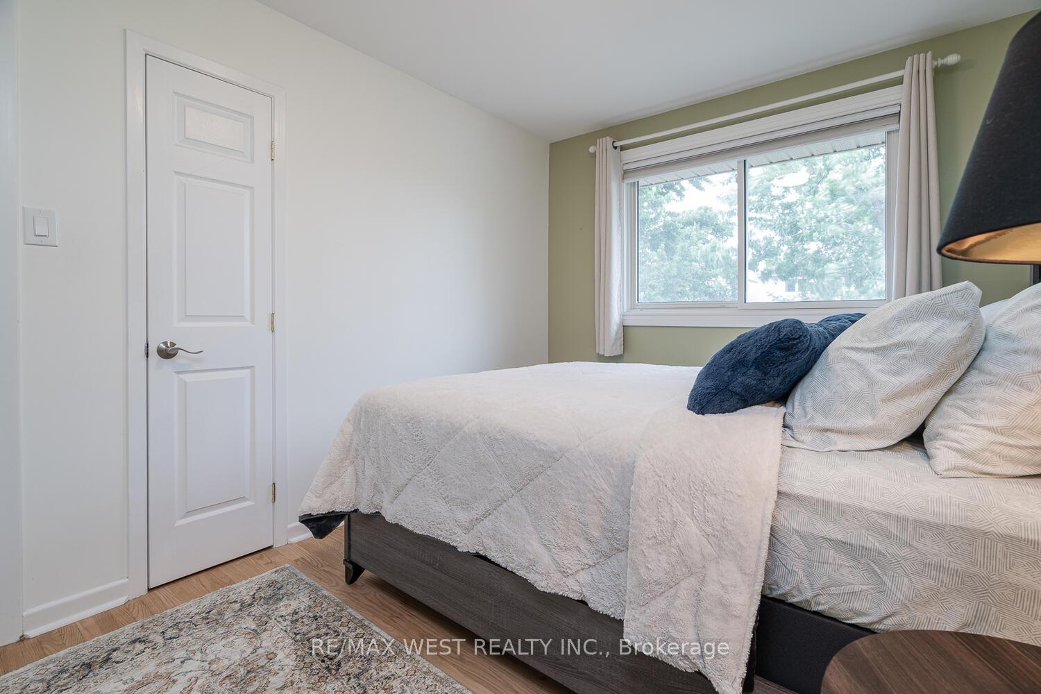 Photo 21 of 142 Cundles Road E, Barrie, Cundles East — HOMEH