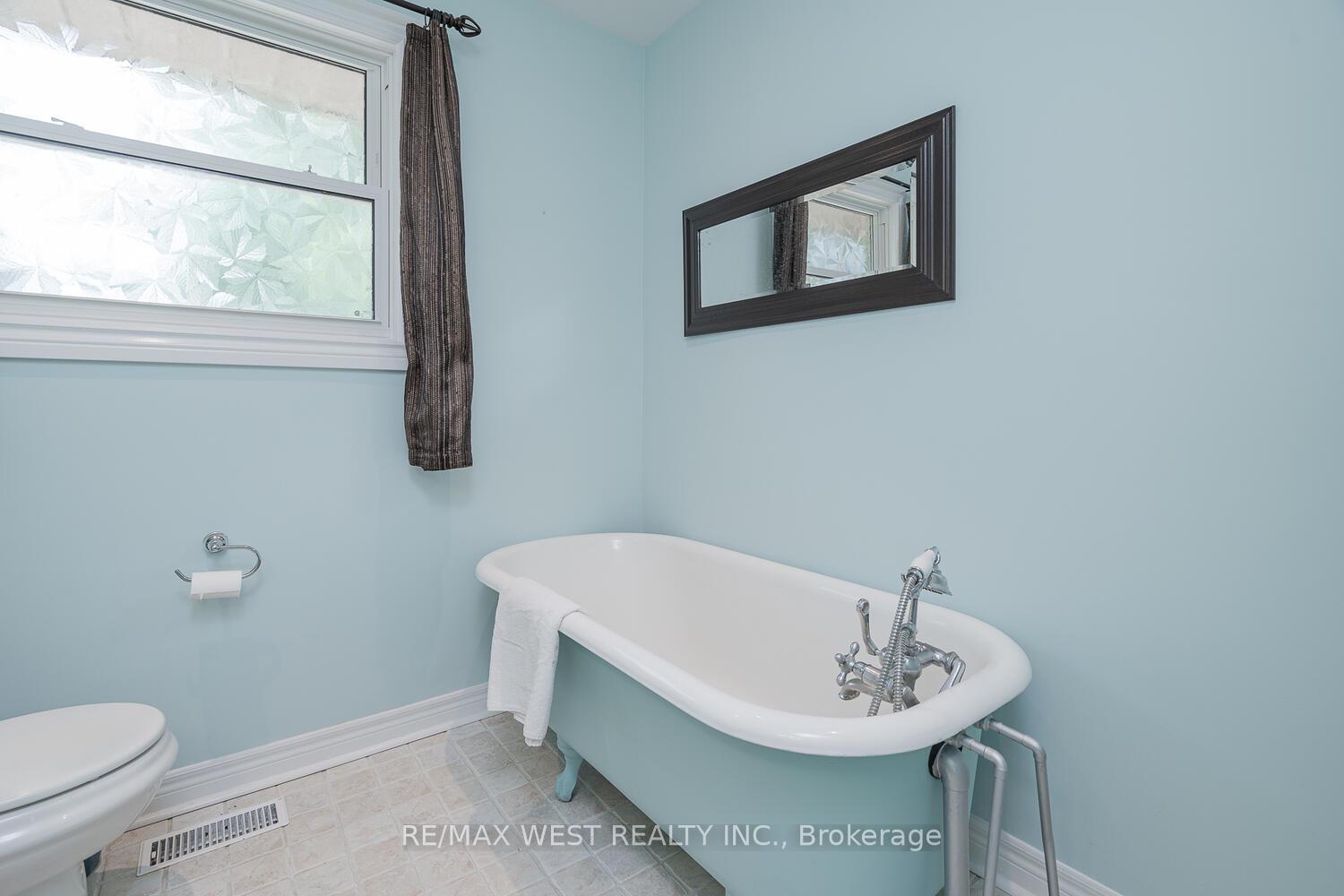 Photo 22 of 142 Cundles Road E, Barrie, Cundles East — HOMEH