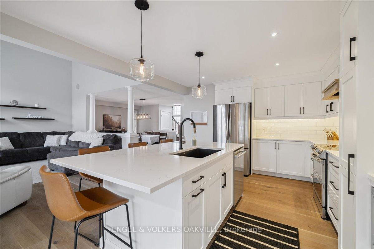 Photo 4 of 112 Fletcher Road, Hamilton, Rural Glanbrook — HOMEH