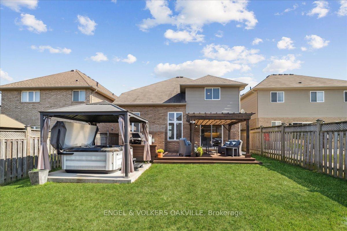 Photo 37 of 112 Fletcher Road, Hamilton, Rural Glanbrook — HOMEH