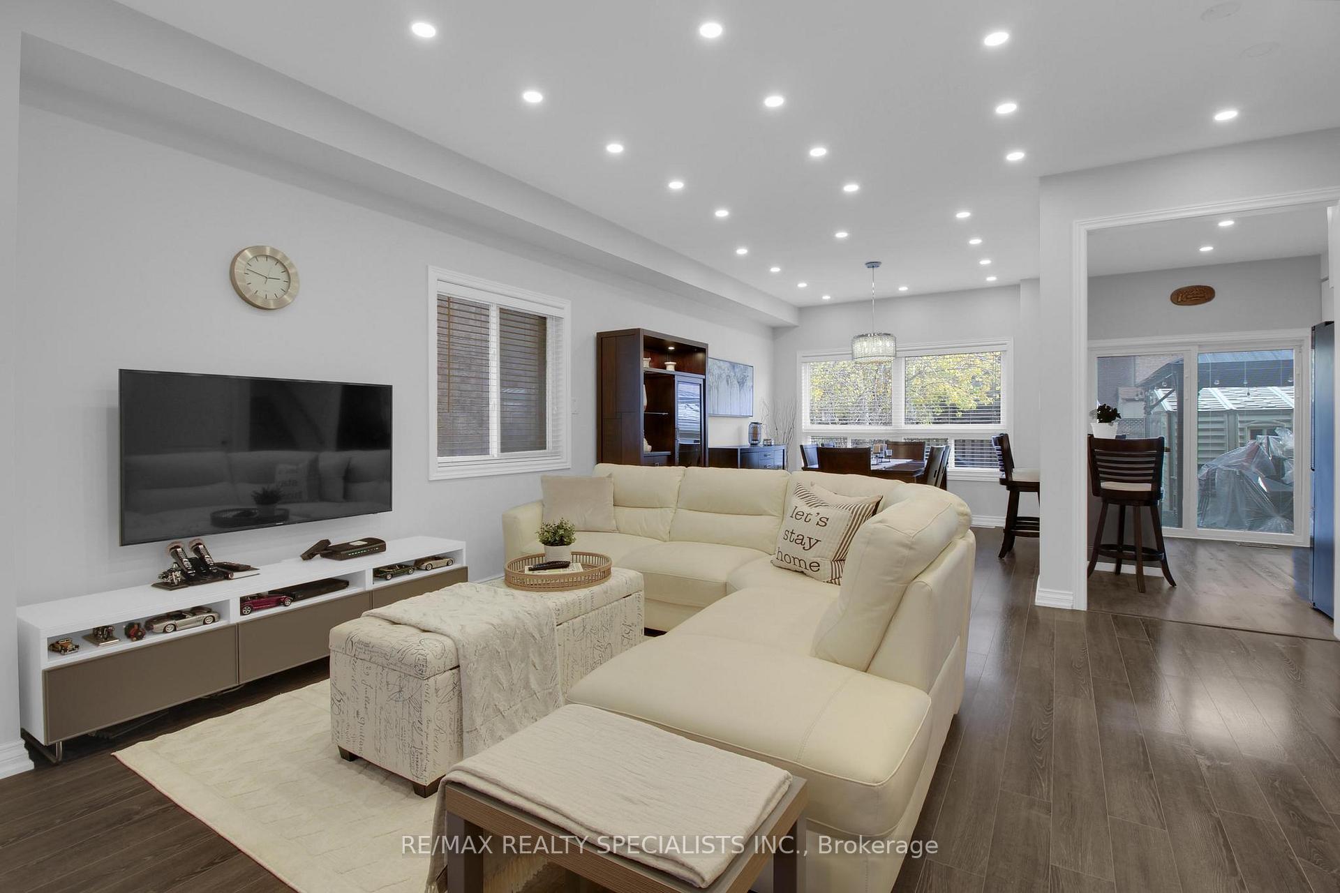 Photo 4 of 1106 Cumming Boulevard, Milton, Clarke — HOMEH