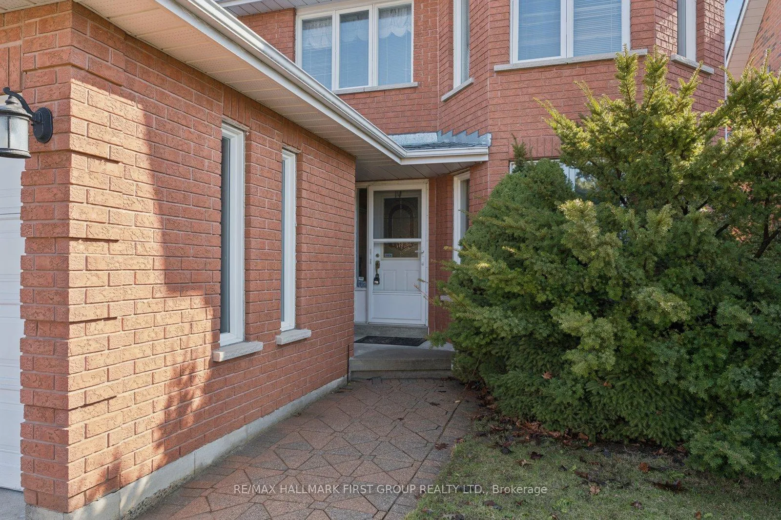 Photo 3 of 1811 Westcreek Drive, Pickering, Highbush — HOMEH