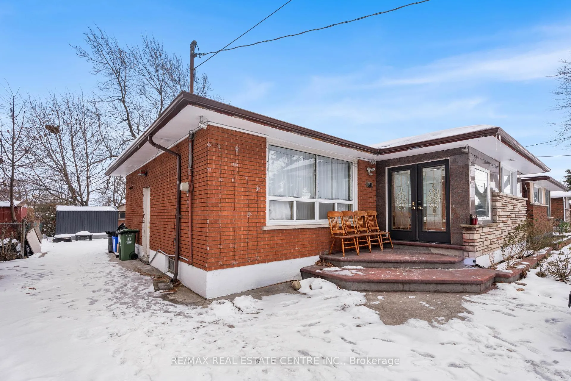 Photo 1 of 953 Upper Sherman Avenue, Hamilton, Lawfield — HOMEH