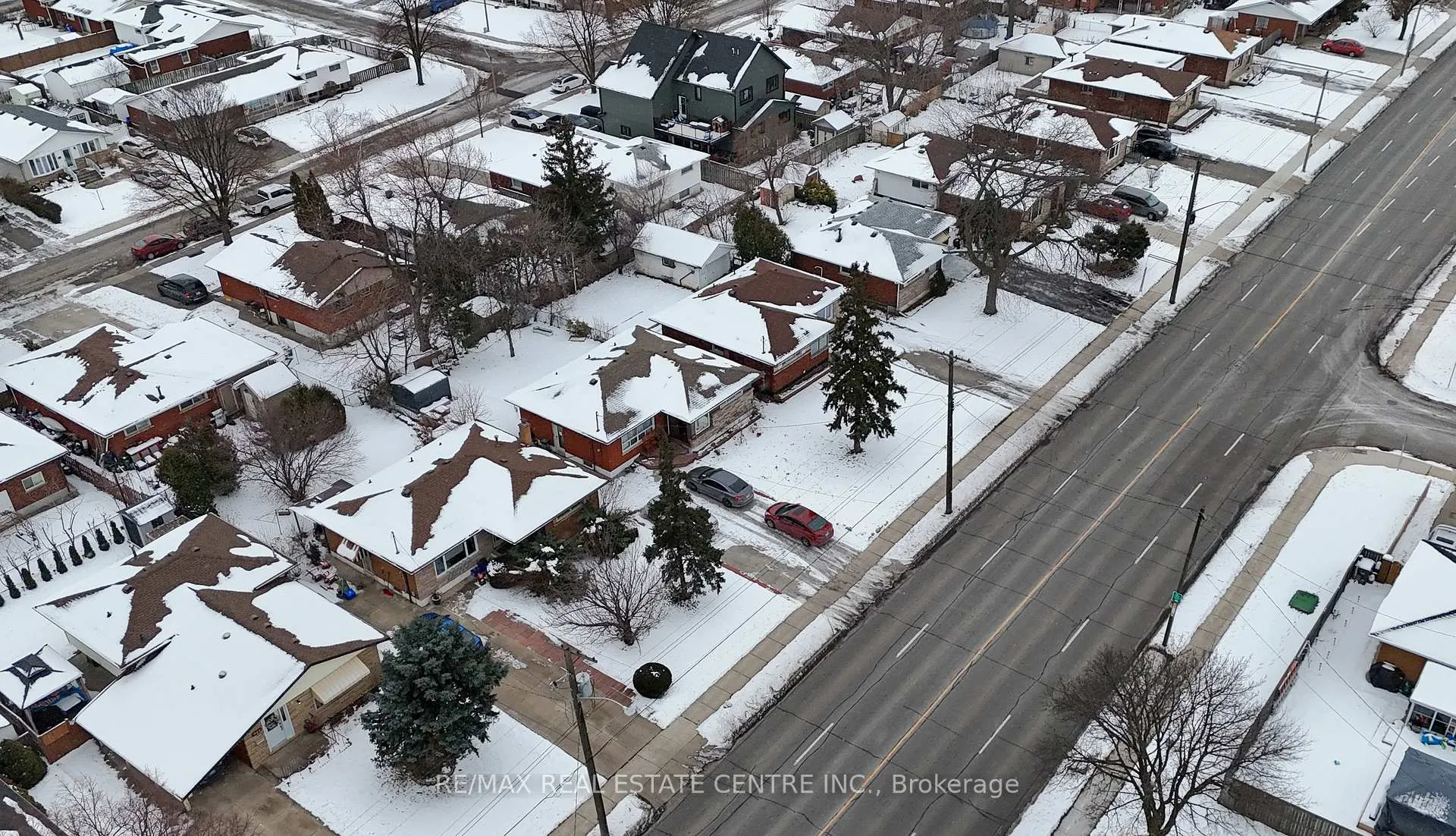 Photo 3 of 953 Upper Sherman Avenue, Hamilton, Lawfield — HOMEH