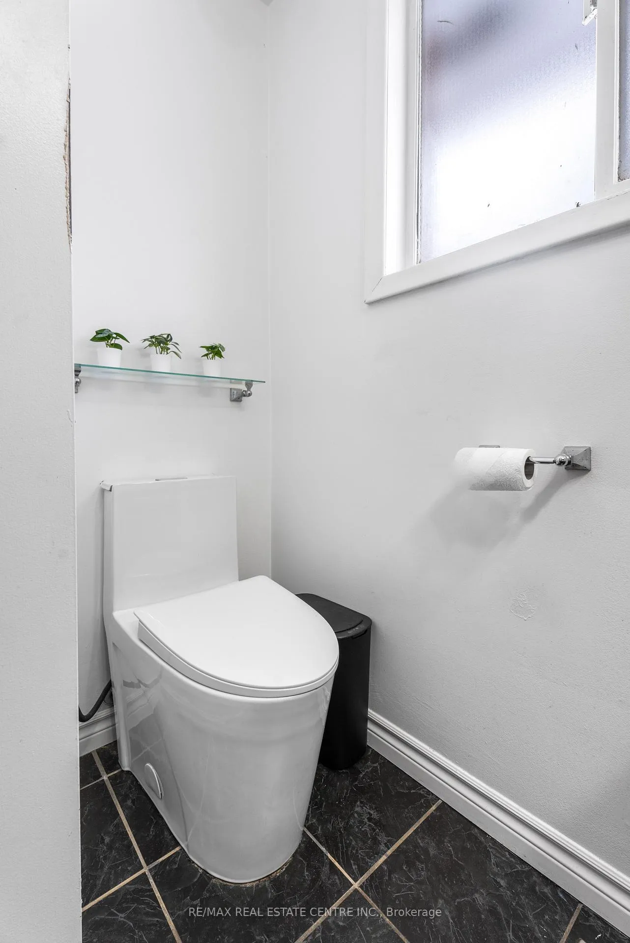 Photo 13 of 953 Upper Sherman Avenue, Hamilton, Lawfield — HOMEH