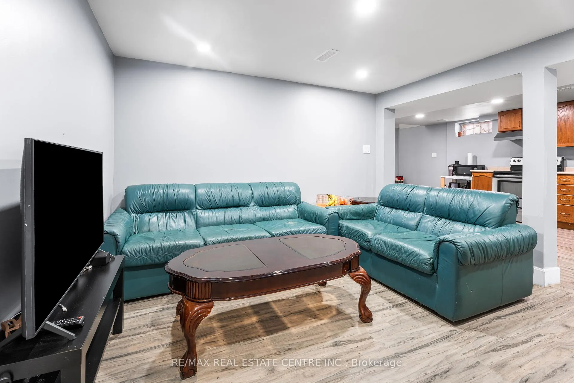 Photo 21 of 953 Upper Sherman Avenue, Hamilton, Lawfield — HOMEH