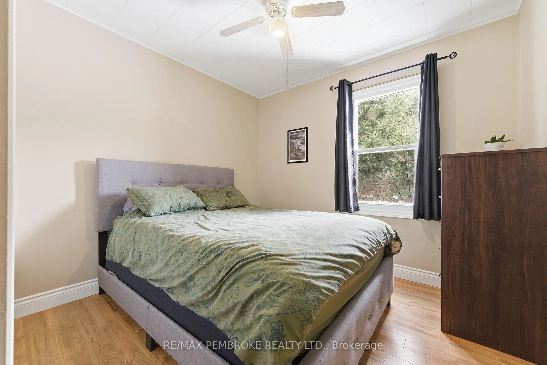 Photo 17 of 613 Airport Road, Petawawa — HOMEH
