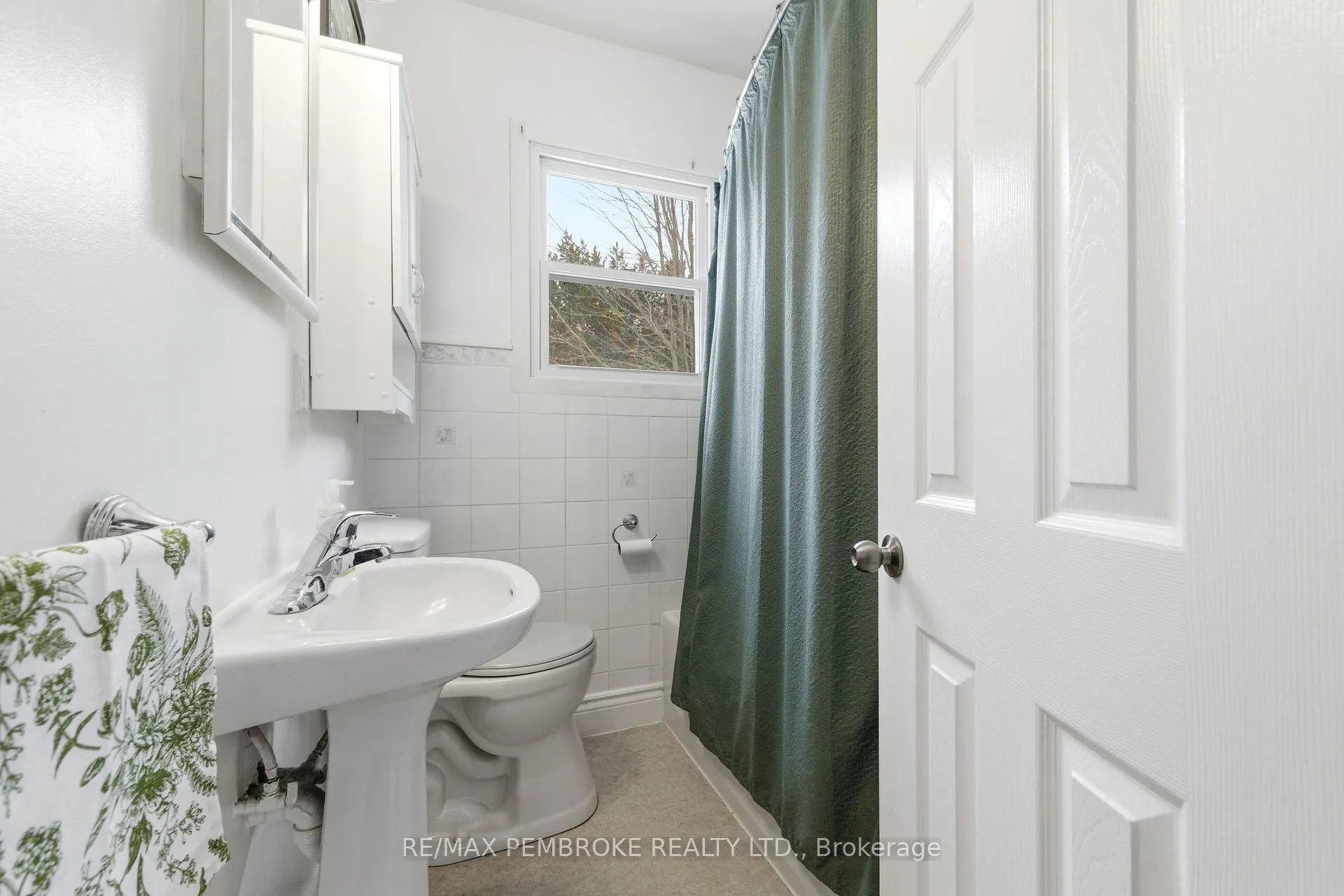 Photo 20 of 613 Airport Road, Petawawa — HOMEH