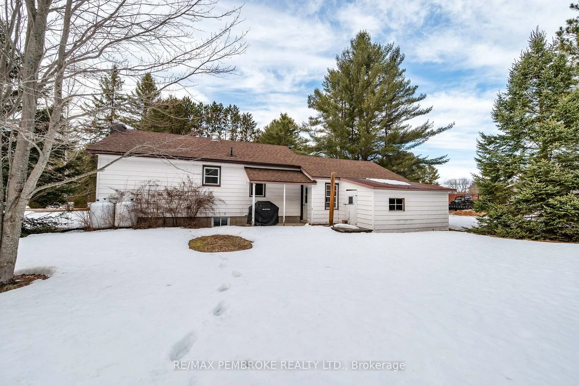 Photo 30 of 613 Airport Road, Petawawa — HOMEH