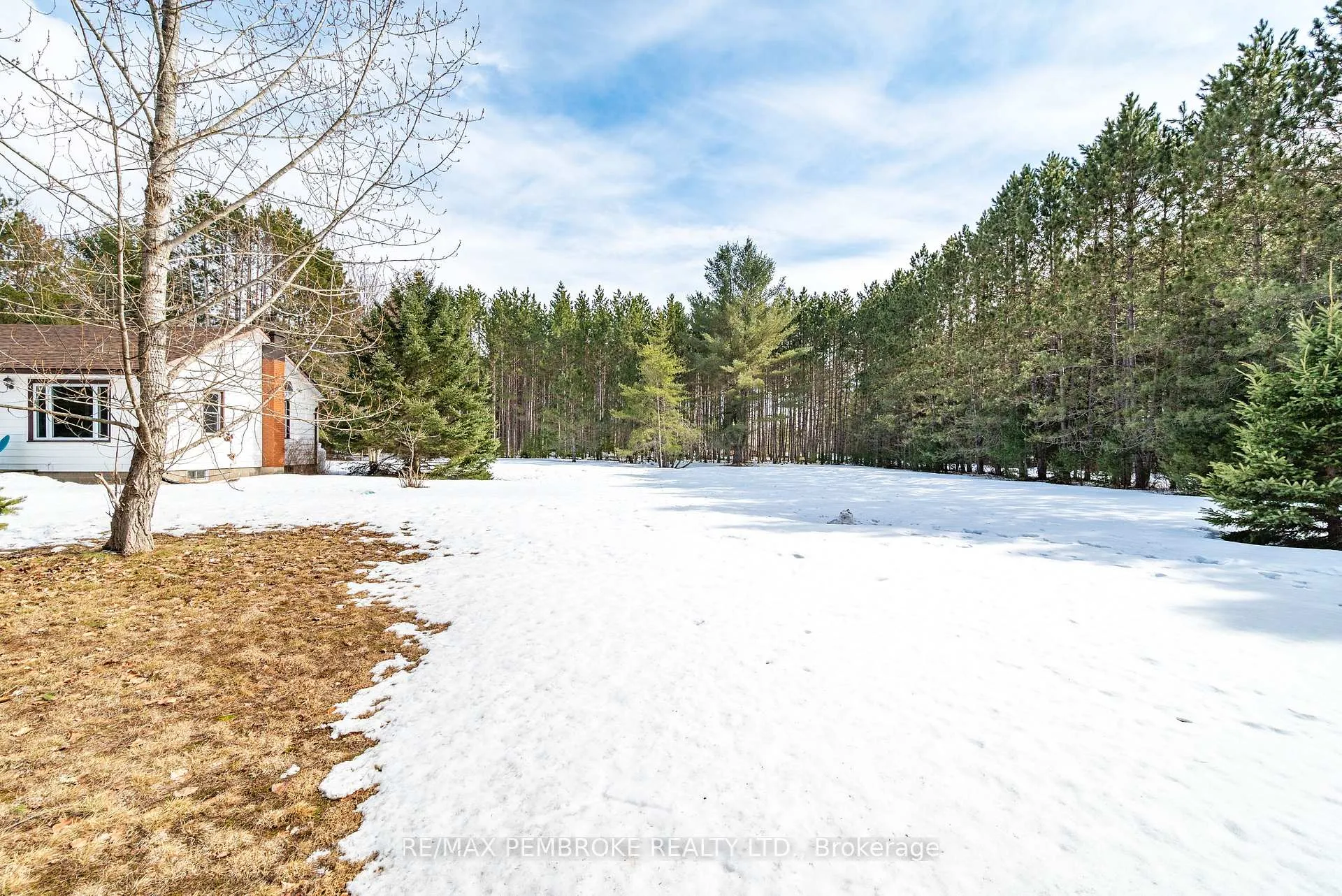 Photo 32 of 613 Airport Road, Petawawa — HOMEH